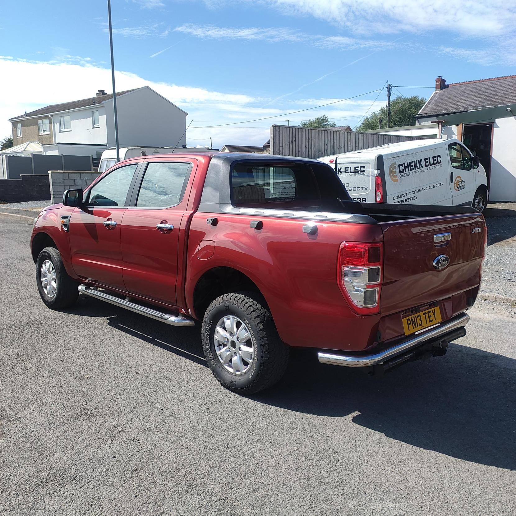 Ford Ranger 2.2 TDCi XLT Super Pickup Extended Cab 4dr Diesel Manual 4WD Euro 5 (150 ps)