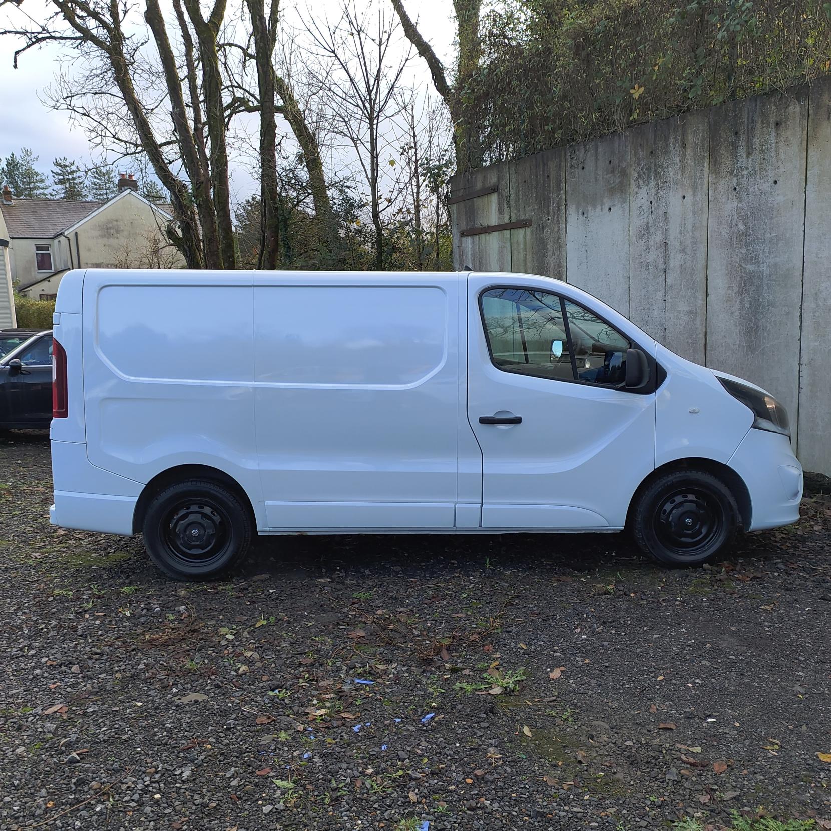 Vauxhall Vivaro 1.6 CDTi 2700 Panel Van 5dr Diesel Manual L1 H1 Euro 5 (115 ps)