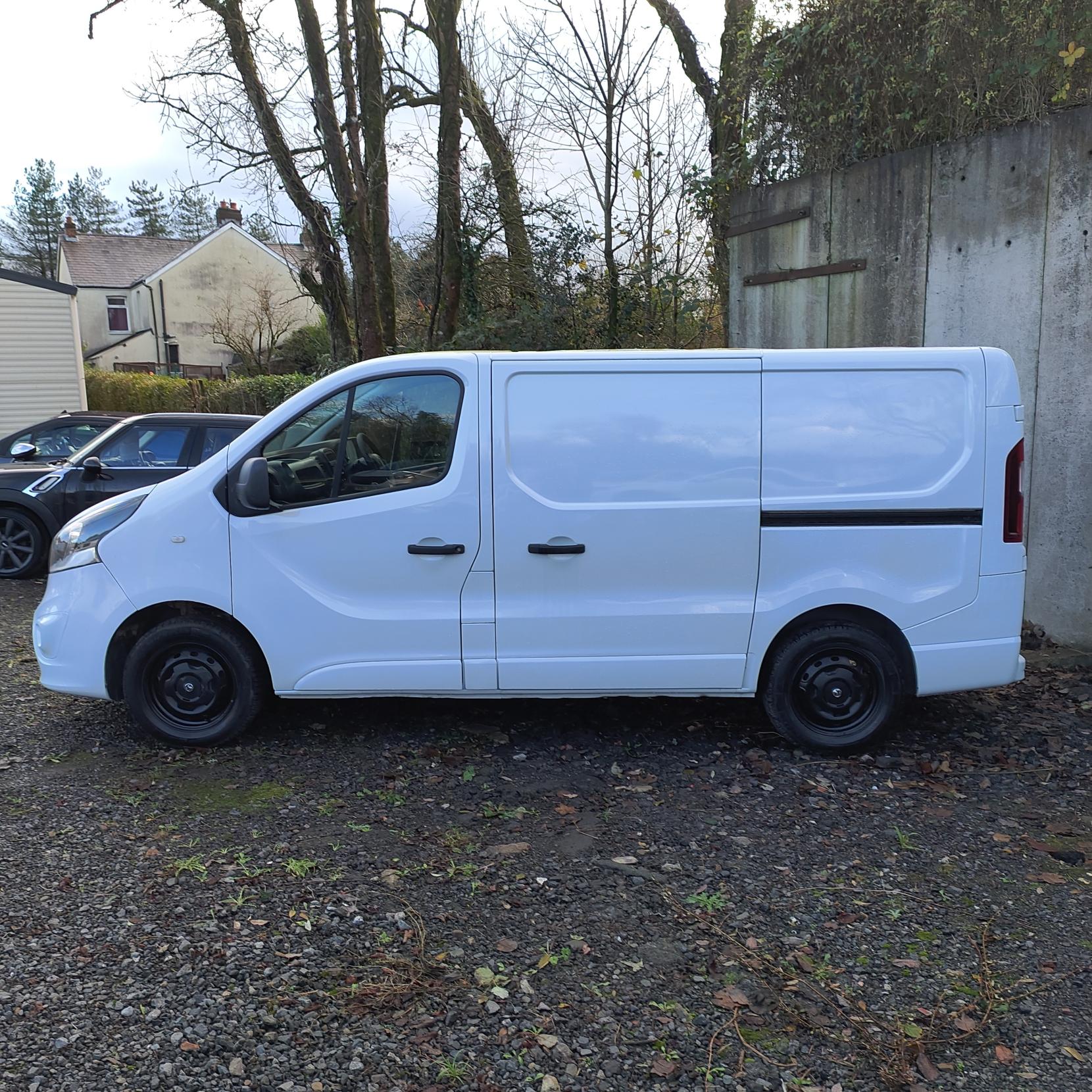 Vauxhall Vivaro 1.6 CDTi 2700 Panel Van 5dr Diesel Manual L1 H1 Euro 5 (115 ps)