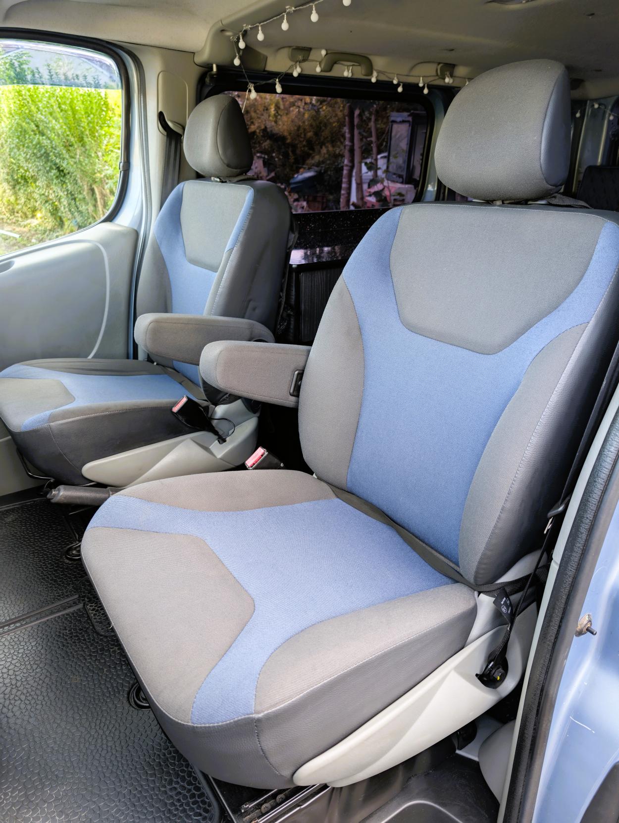 Renault Trafic RENAULT TRAFIC SPORT AUTOMATIC CAMPER VAN U SHAPE DAY VAN