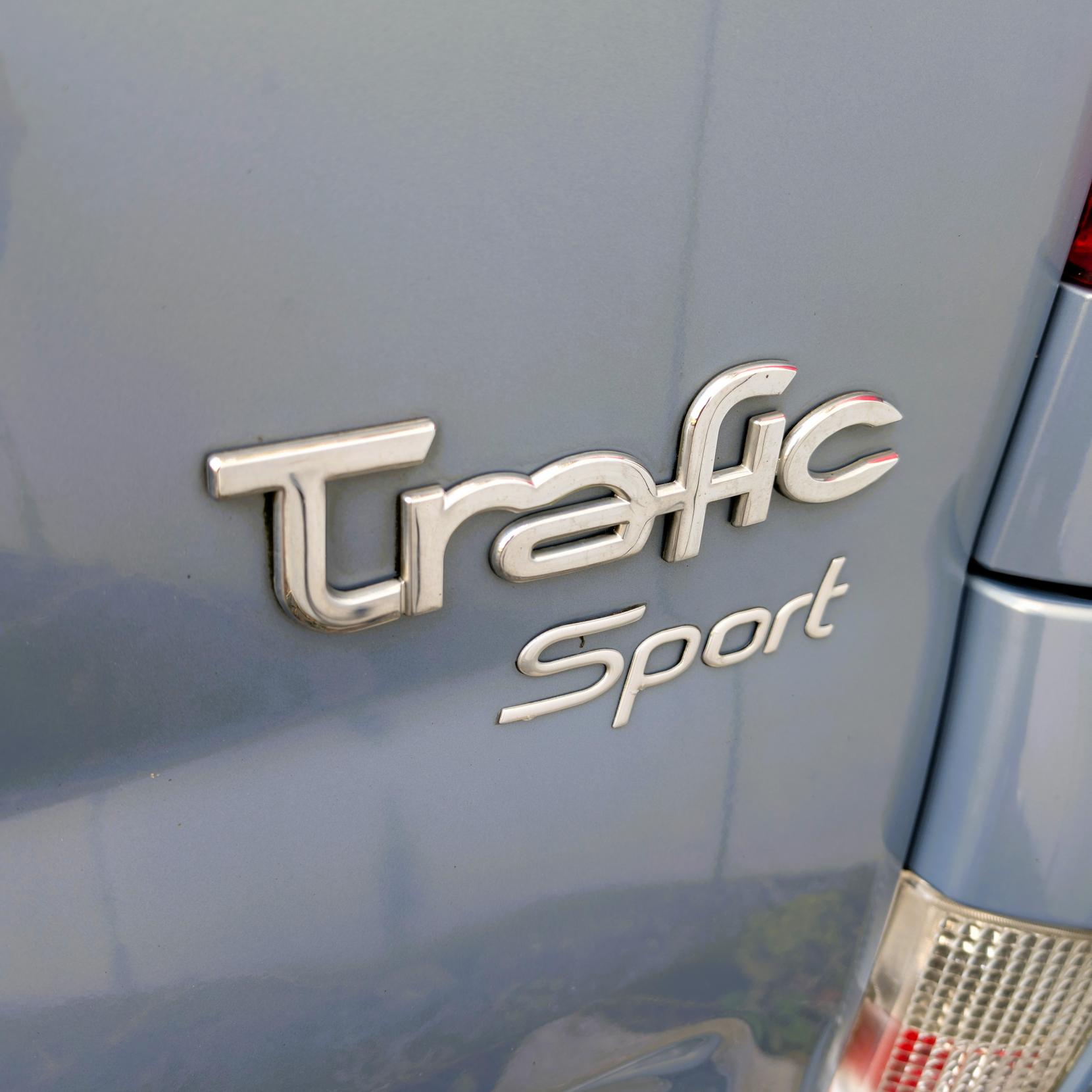 Renault Trafic RENAULT TRAFIC SPORT AUTOMATIC CAMPER VAN U SHAPE DAY VAN