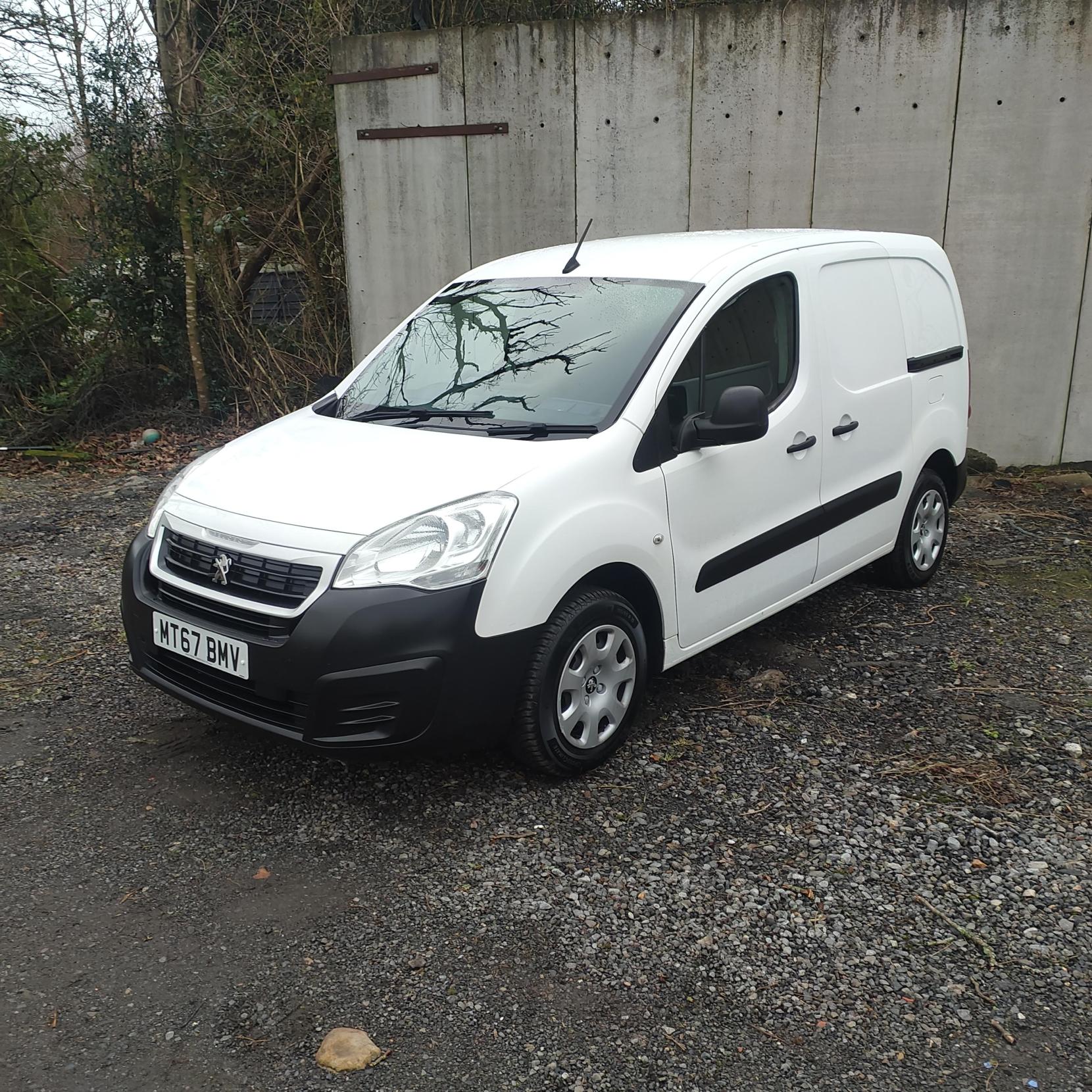 Peugeot Partner 1.6 BlueHDi 854 Professional Panel Van 5dr Diesel Manual L1 (112 g/km, 97.64 bhp)