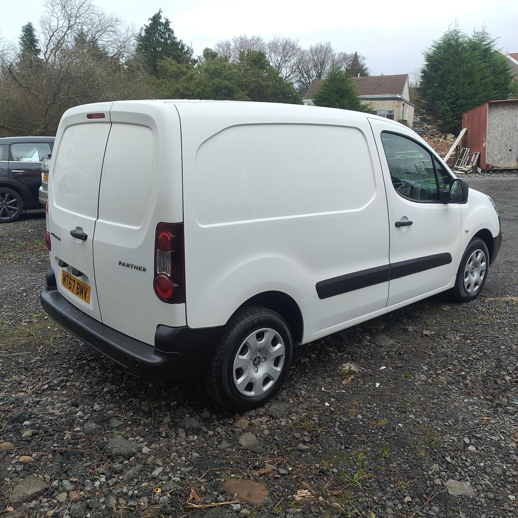 Peugeot Partner 1.6 BlueHDi 854 Professional Panel Van 5dr Diesel Manual L1 (112 g/km, 97.64 bhp)