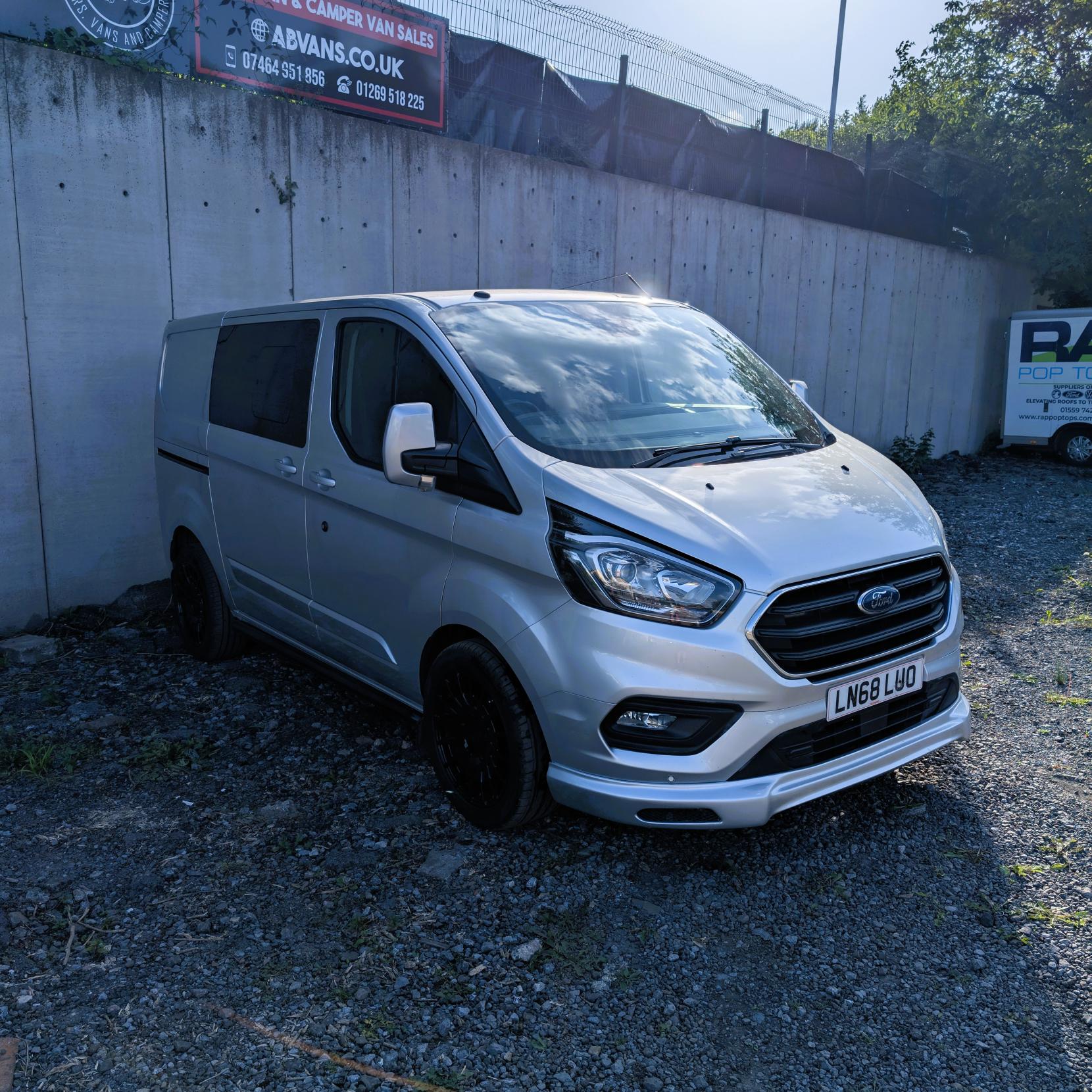Ford Transit Custom 2.0 300 EcoBlue Limited Crew Van Double Cab 5dr Diesel Auto L1 H1 Euro 6 (s/s) (6 Seat) (130 ps)