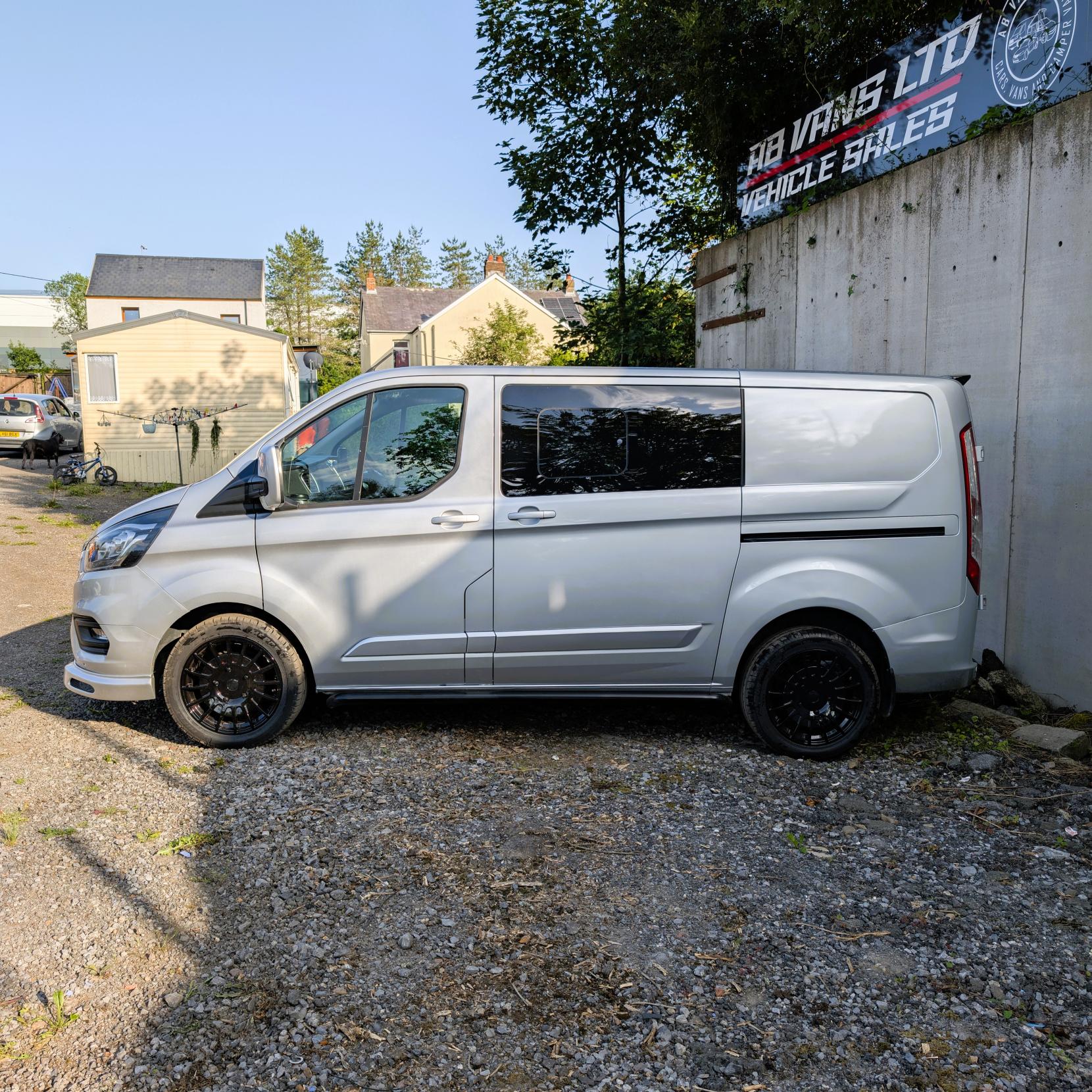 Ford Transit Custom 2.0 300 EcoBlue Limited Crew Van Double Cab 5dr Diesel Auto L1 H1 Euro 6 (s/s) (6 Seat) (130 ps)
