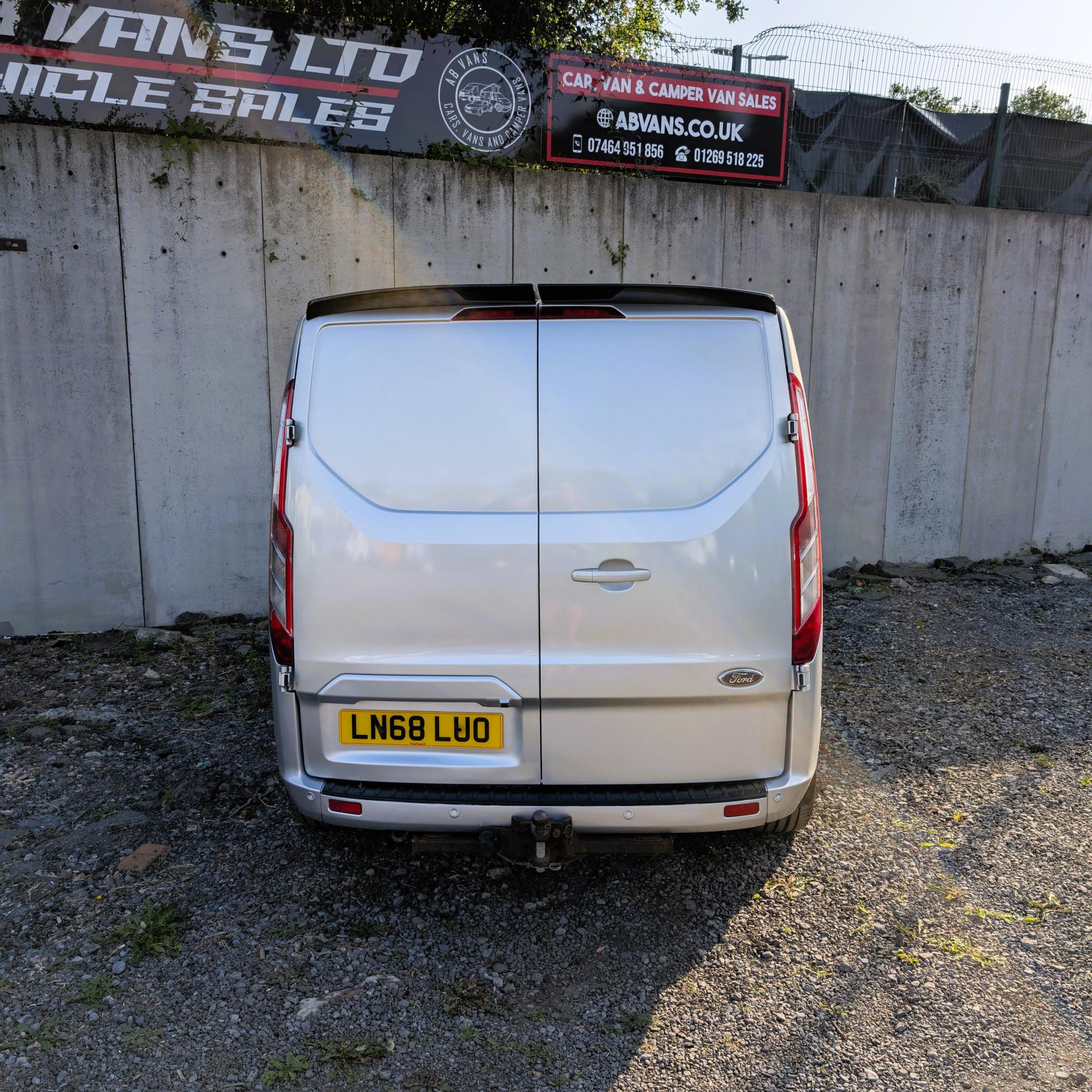 Ford Transit Custom 2.0 300 EcoBlue Limited Crew Van Double Cab 5dr Diesel Auto L1 H1 Euro 6 (s/s) (6 Seat) (130 ps)