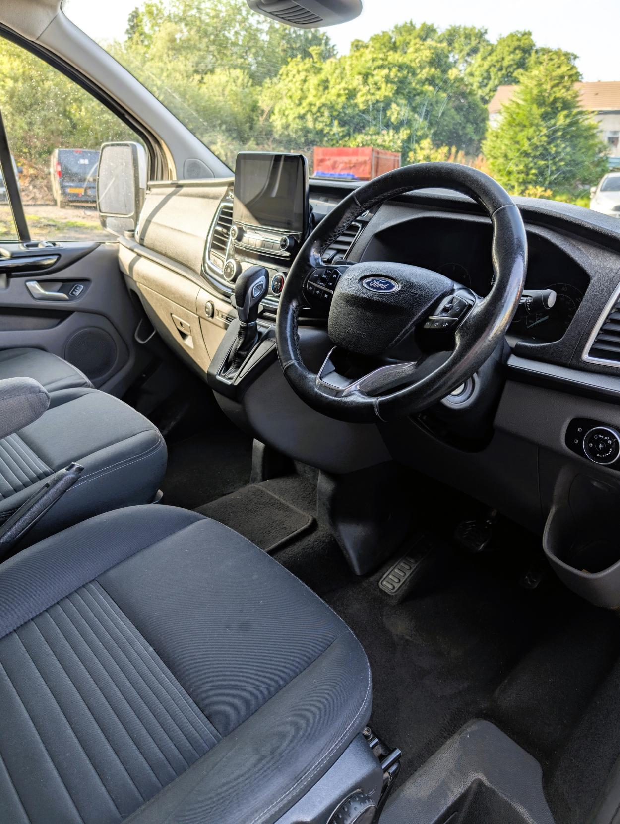 Ford Transit Custom 2.0 300 EcoBlue Limited Crew Van Double Cab 5dr Diesel Auto L1 H1 Euro 6 (s/s) (6 Seat) (130 ps)