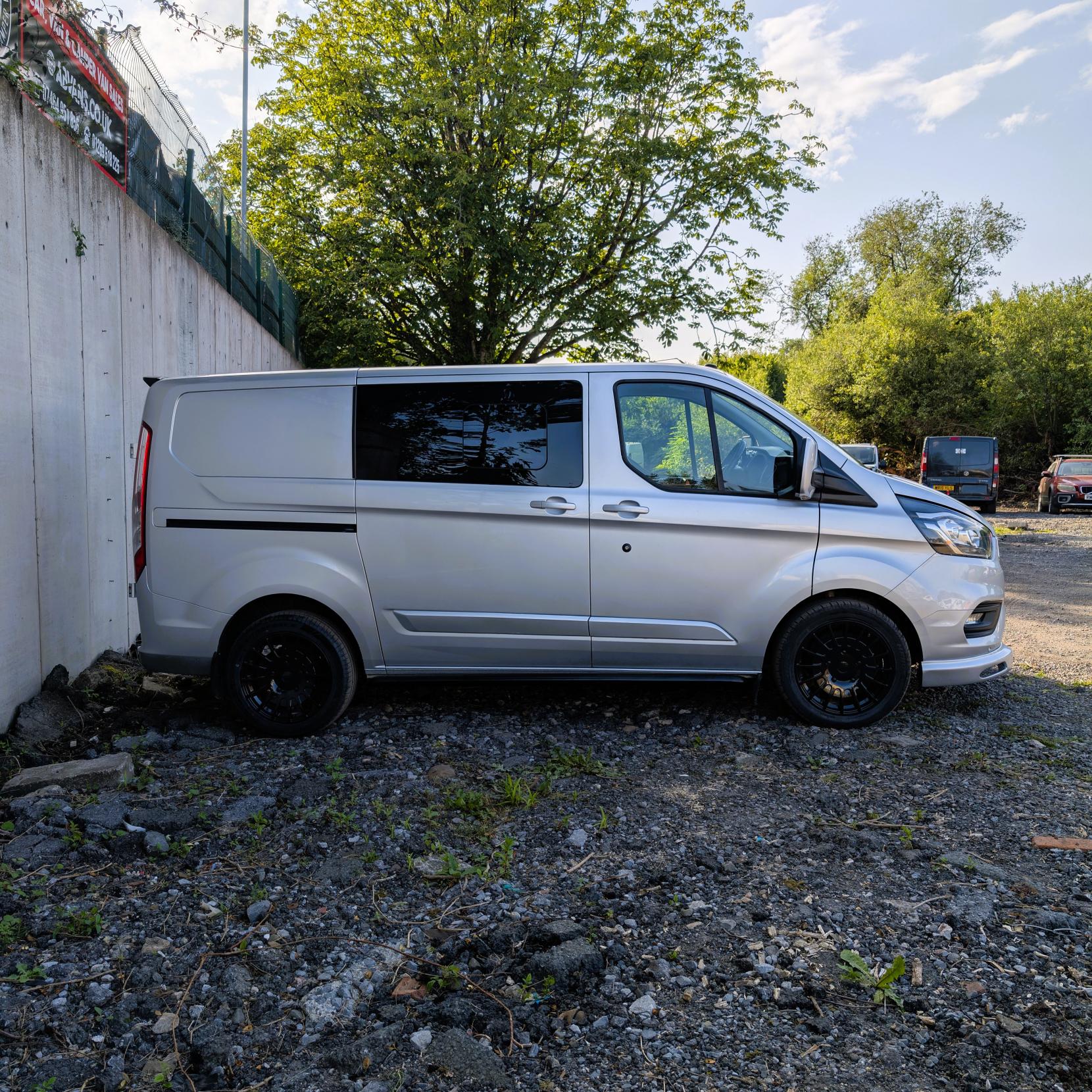 Ford Transit Custom 2.0 300 EcoBlue Limited Crew Van Double Cab 5dr Diesel Auto L1 H1 Euro 6 (s/s) (6 Seat) (130 ps)