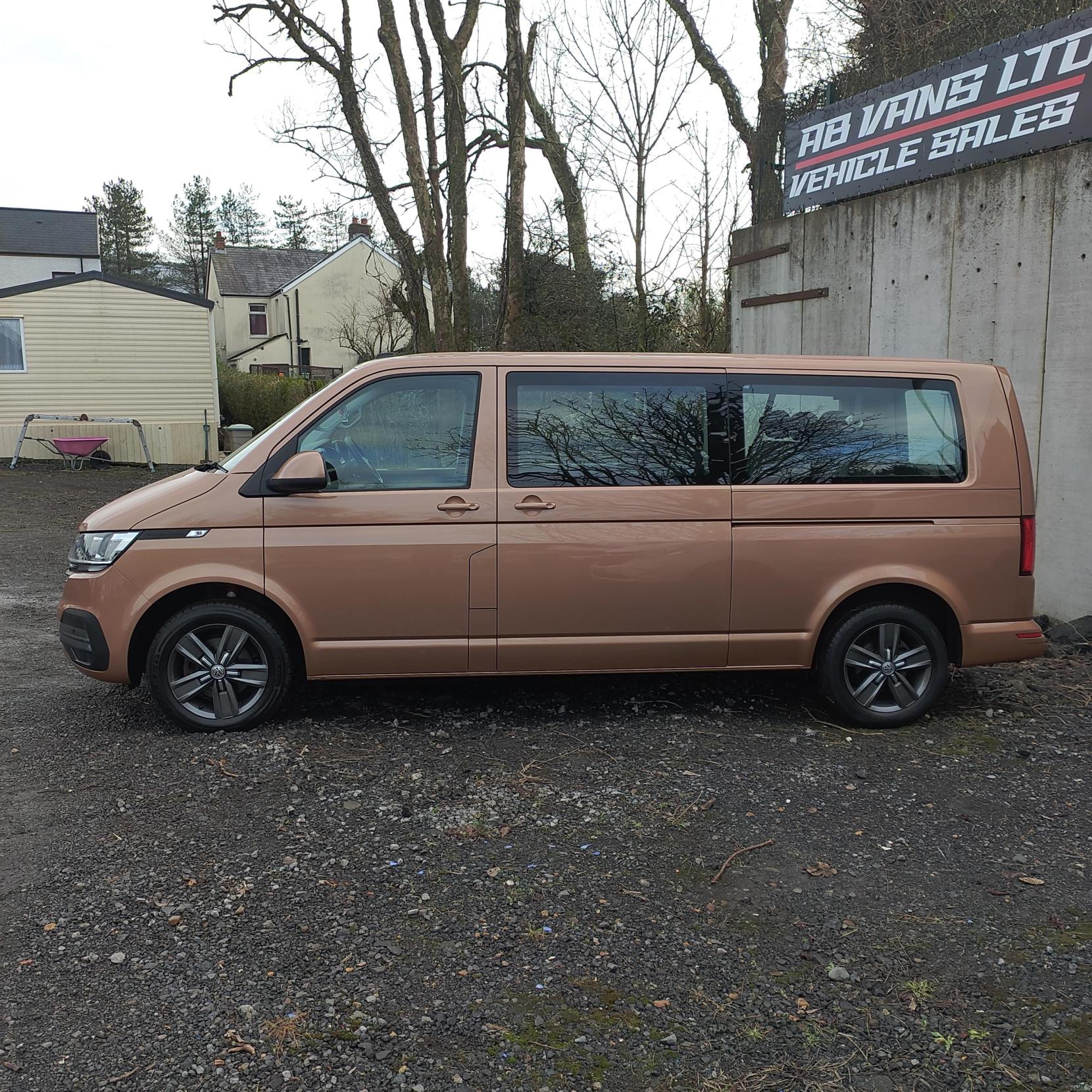 Volkswagen Transporter Shuttle 2.0 TDI SE Minibus Double Cab 5dr Diesel DSG LWB Euro 6 (s/s) (150 ps)