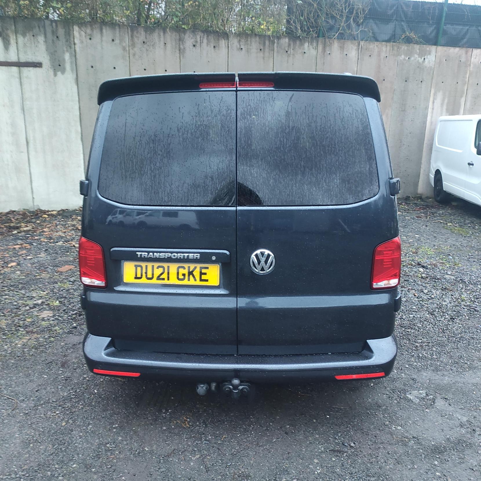 Volkswagen Transporter 2.0 TDI T30 Highline Crew Van Double Cab 5dr Diesel DSG FWD SWB Euro 6 (s/s) (150 ps)