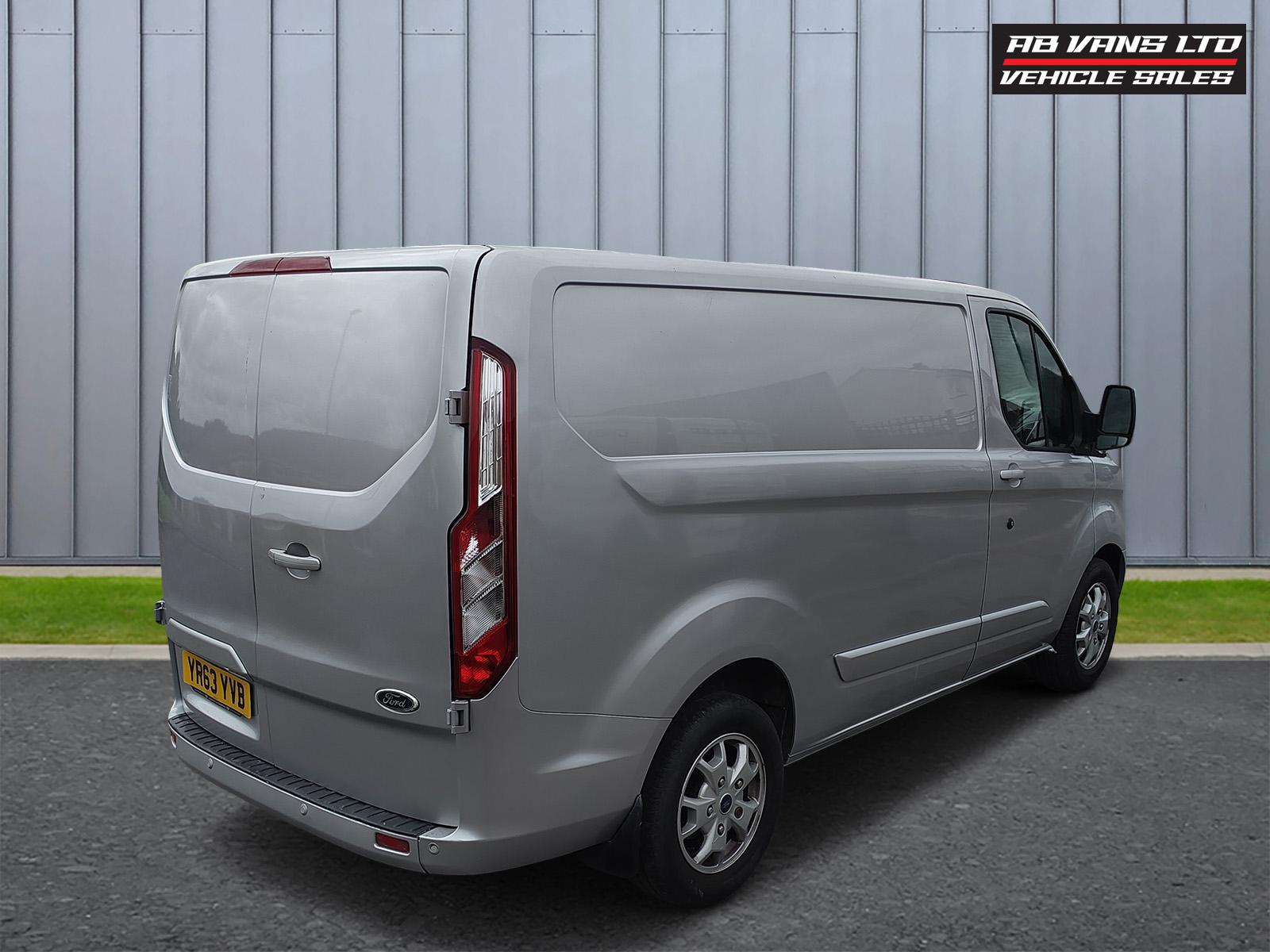 Ford Transit Custom 2.2 TDCi 270 Limited Panel Van 5dr Diesel Manual L1 H1 (186 g/km, 123 bhp)