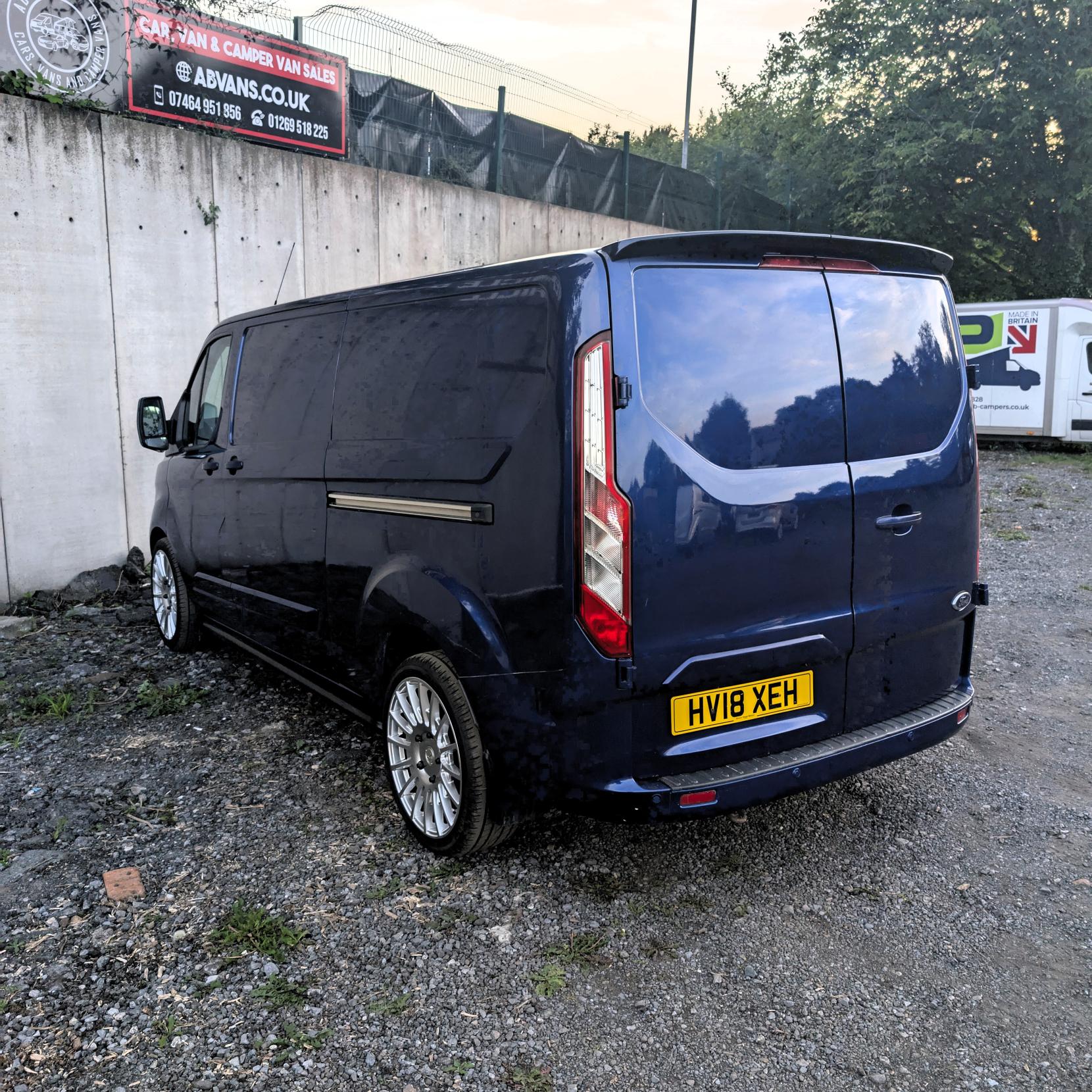 Ford Transit Custom 2.0 TDCi 290 Limited Panel Van 5dr Diesel Manual L2 H2 (157 g/km, 128 bhp)