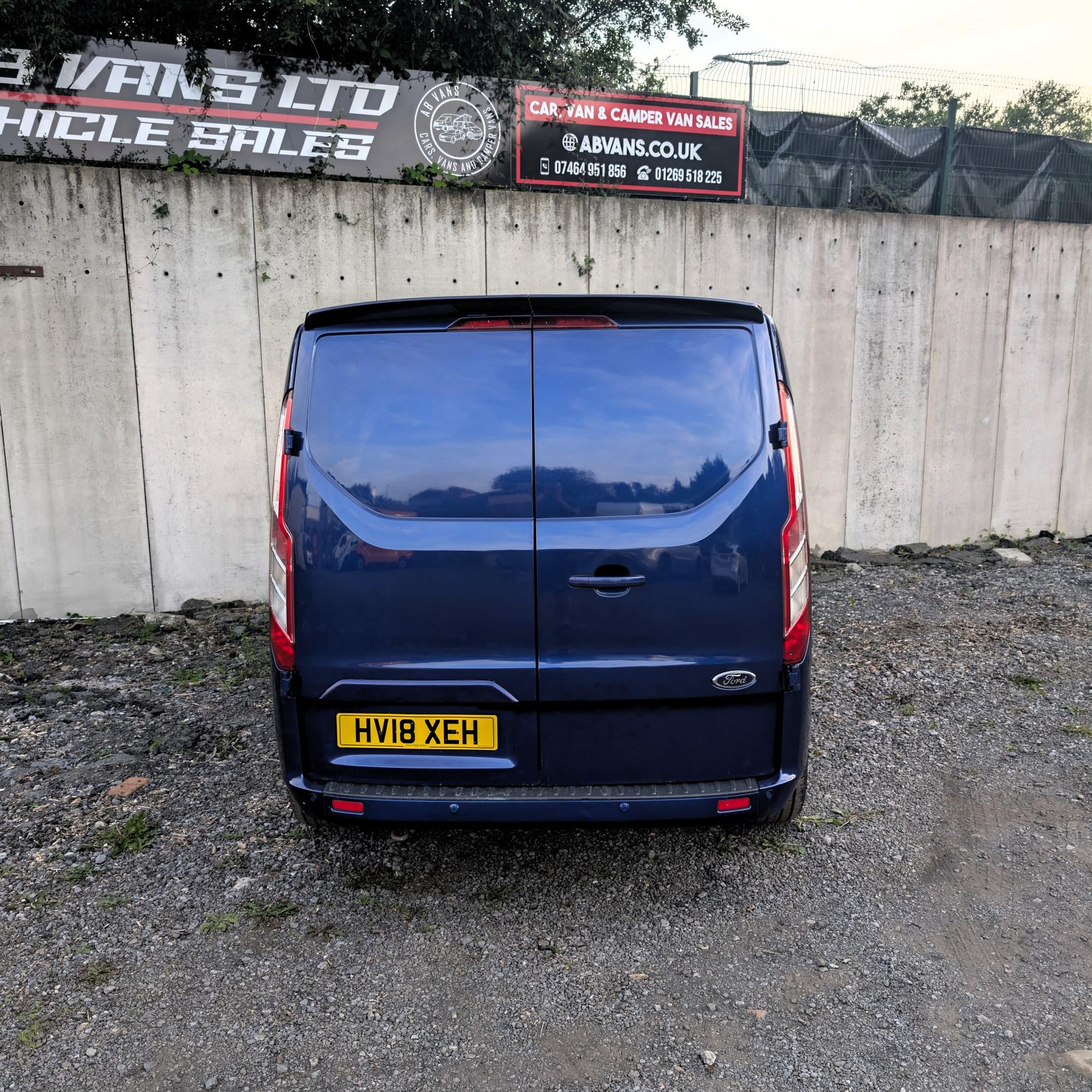 Ford Transit Custom 2.0 TDCi 290 Limited Panel Van 5dr Diesel Manual L2 H2 (157 g/km, 128 bhp)