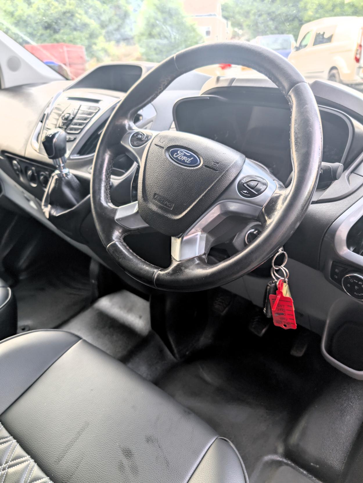 Ford Transit Custom 2.0 TDCi 290 Limited Panel Van 5dr Diesel Manual L2 H2 (157 g/km, 128 bhp)