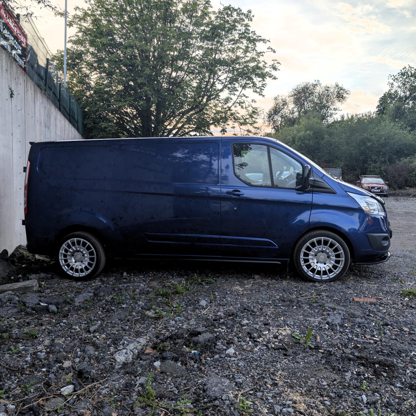 Ford Transit Custom 2.0 TDCi 290 Limited Panel Van 5dr Diesel Manual L2 H2 (157 g/km, 128 bhp)