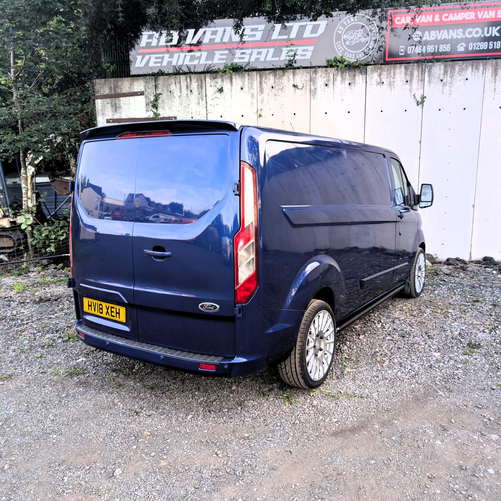 Ford Transit Custom 2.0 TDCi 290 Limited Panel Van 5dr Diesel Manual L2 H2 (157 g/km, 128 bhp)