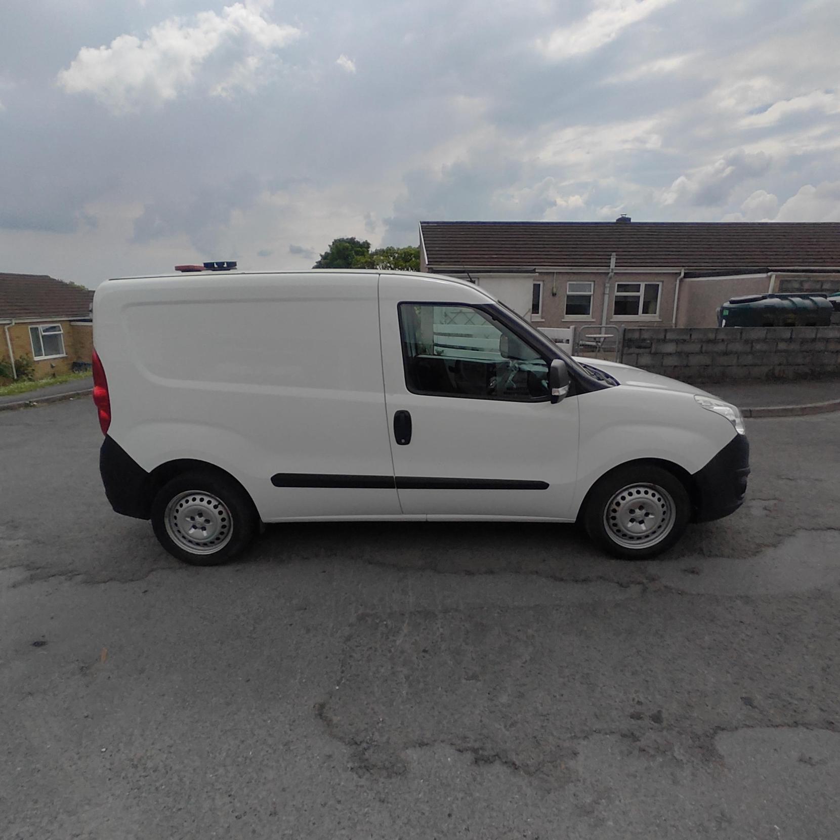 Vauxhall Combo 1.3 CDTi 2300 ecoFLEX 16v Panel Van 3dr Diesel Manual FWD L1 H1 (s/s) (120 g/km, 94 bhp)