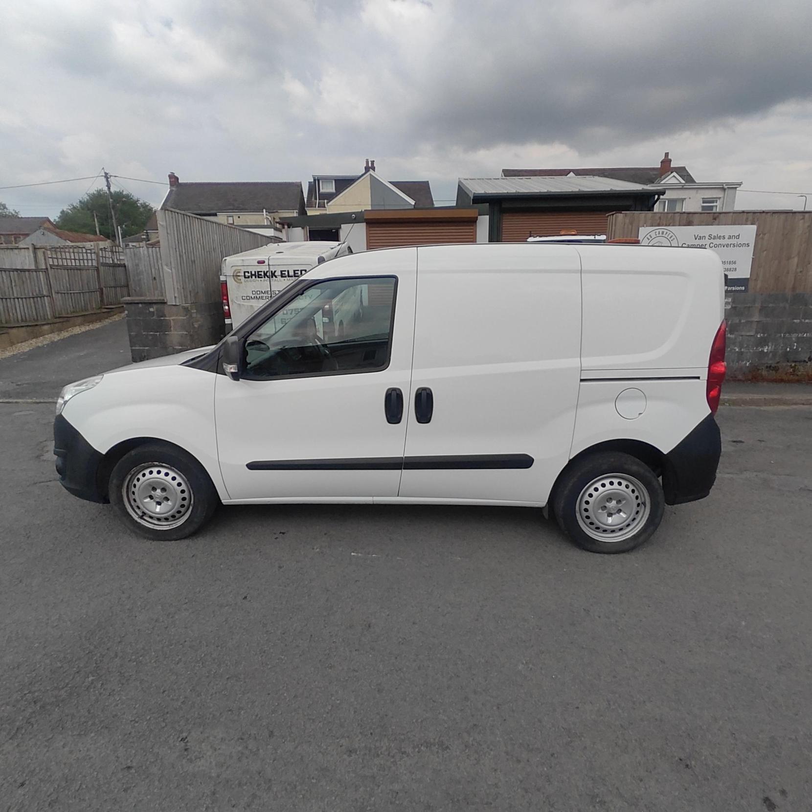 Vauxhall Combo 1.3 CDTi 2300 ecoFLEX 16v Panel Van 3dr Diesel Manual FWD L1 H1 (s/s) (120 g/km, 94 bhp)