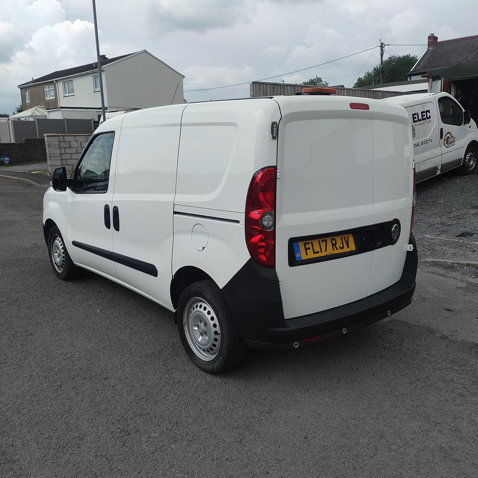 Vauxhall Combo 1.3 CDTi 2300 ecoFLEX 16v Panel Van 3dr Diesel Manual FWD L1 H1 (s/s) (120 g/km, 94 bhp)