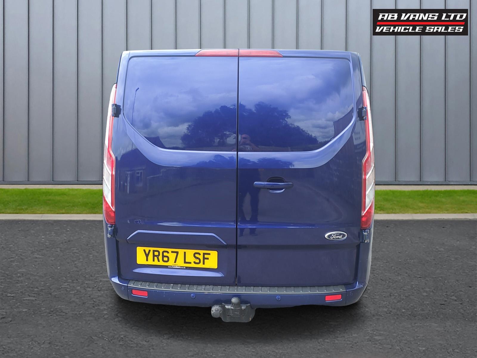 Ford Transit Custom 2.0 TDCi 290 Limited Panel Van 5dr Diesel Manual L2 H2 (157 g/km, 128 bhp)