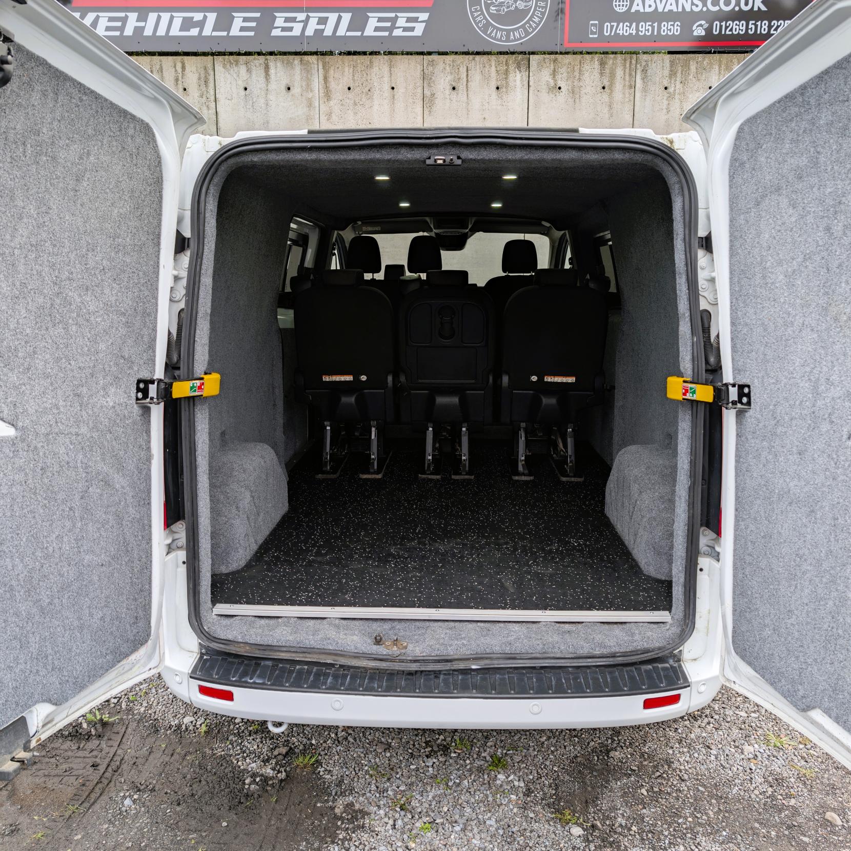 Ford Transit Custom 2.0 Limited Crew Van Double Cab 5dr Diesel L2 H1 Euro 6 (s/s) (6 Seat) (130 ps)