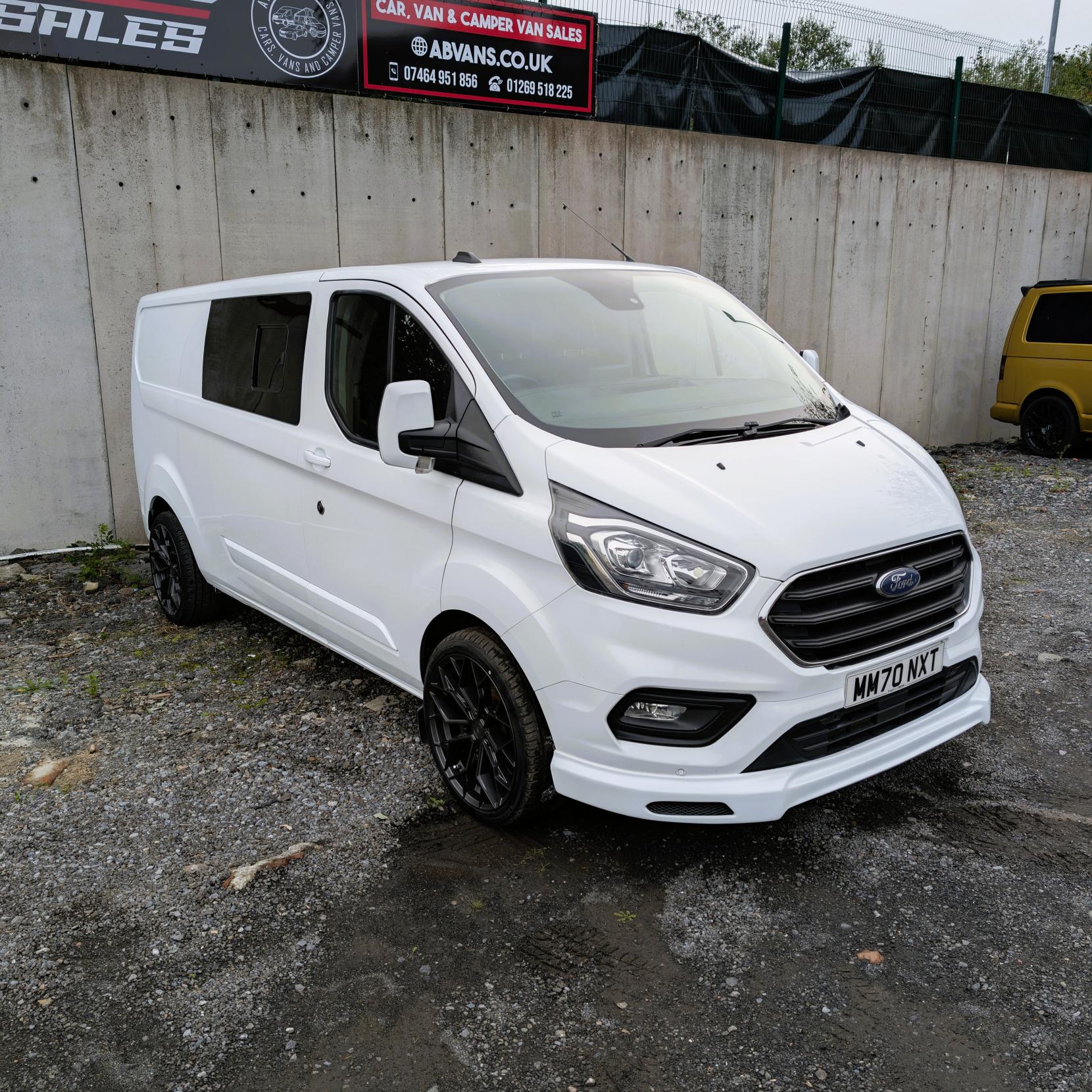 Ford Transit Custom 2.0 Limited Crew Van Double Cab 5dr Diesel L2 H1 Euro 6 (s/s) (6 Seat) (130 ps)