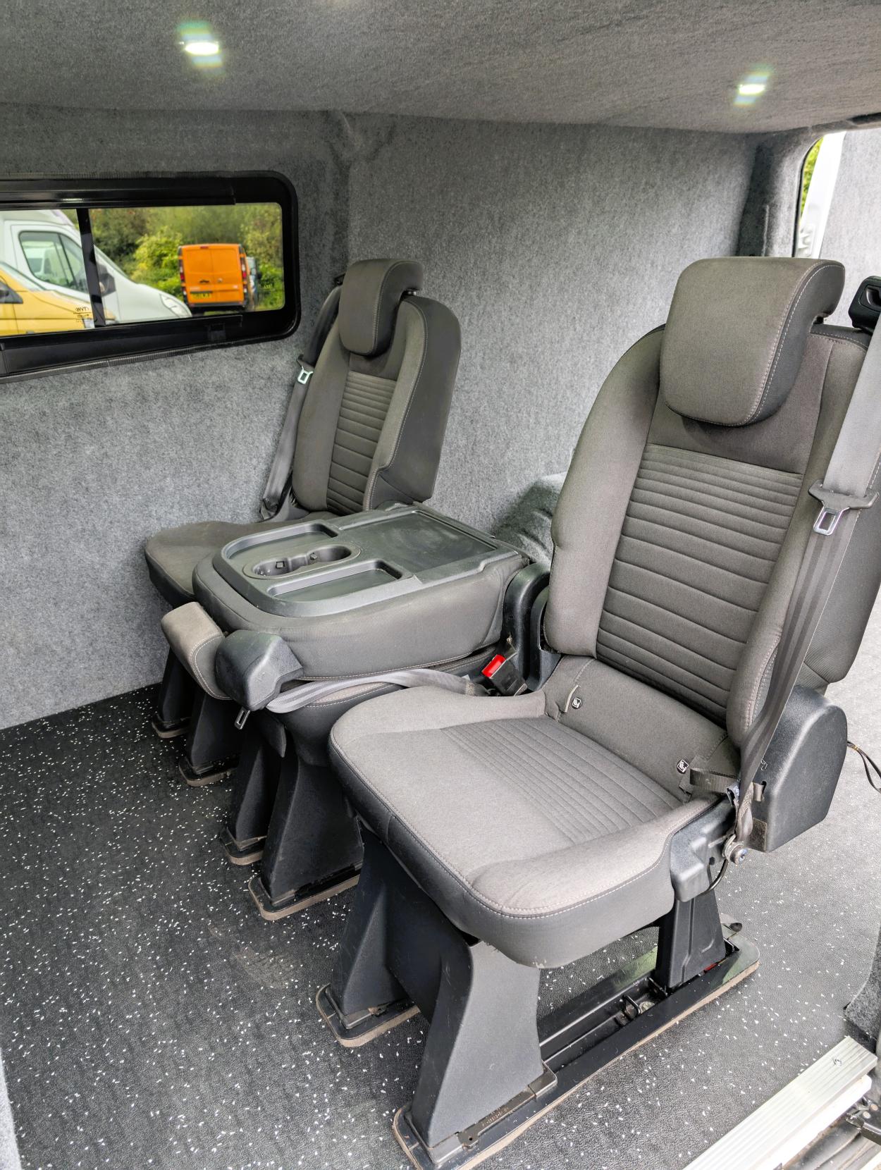 Ford Transit Custom 2.0 Limited Crew Van Double Cab 5dr Diesel L2 H1 Euro 6 (s/s) (6 Seat) (130 ps)