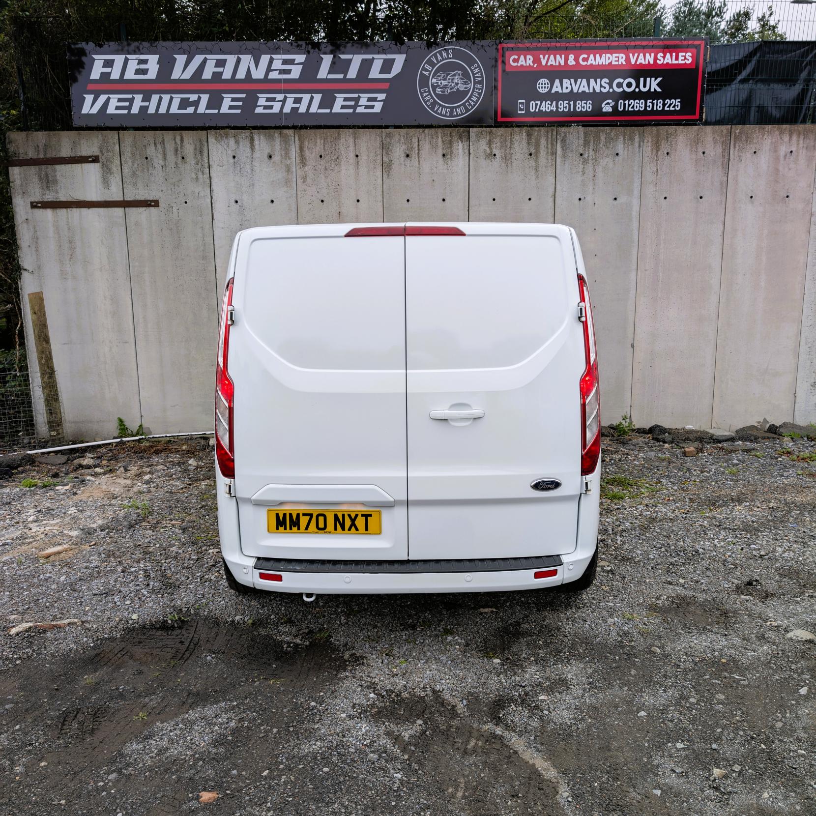 Ford Transit Custom 2.0 Limited Crew Van Double Cab 5dr Diesel L2 H1 Euro 6 (s/s) (6 Seat) (130 ps)