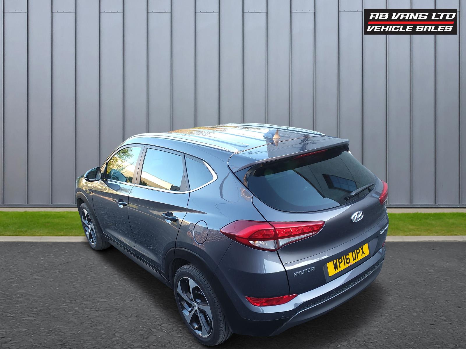 Hyundai TUCSON 2.0 CRDi Blue Drive Premium SUV 5dr Diesel Manual Euro 6 (s/s) (136 ps)