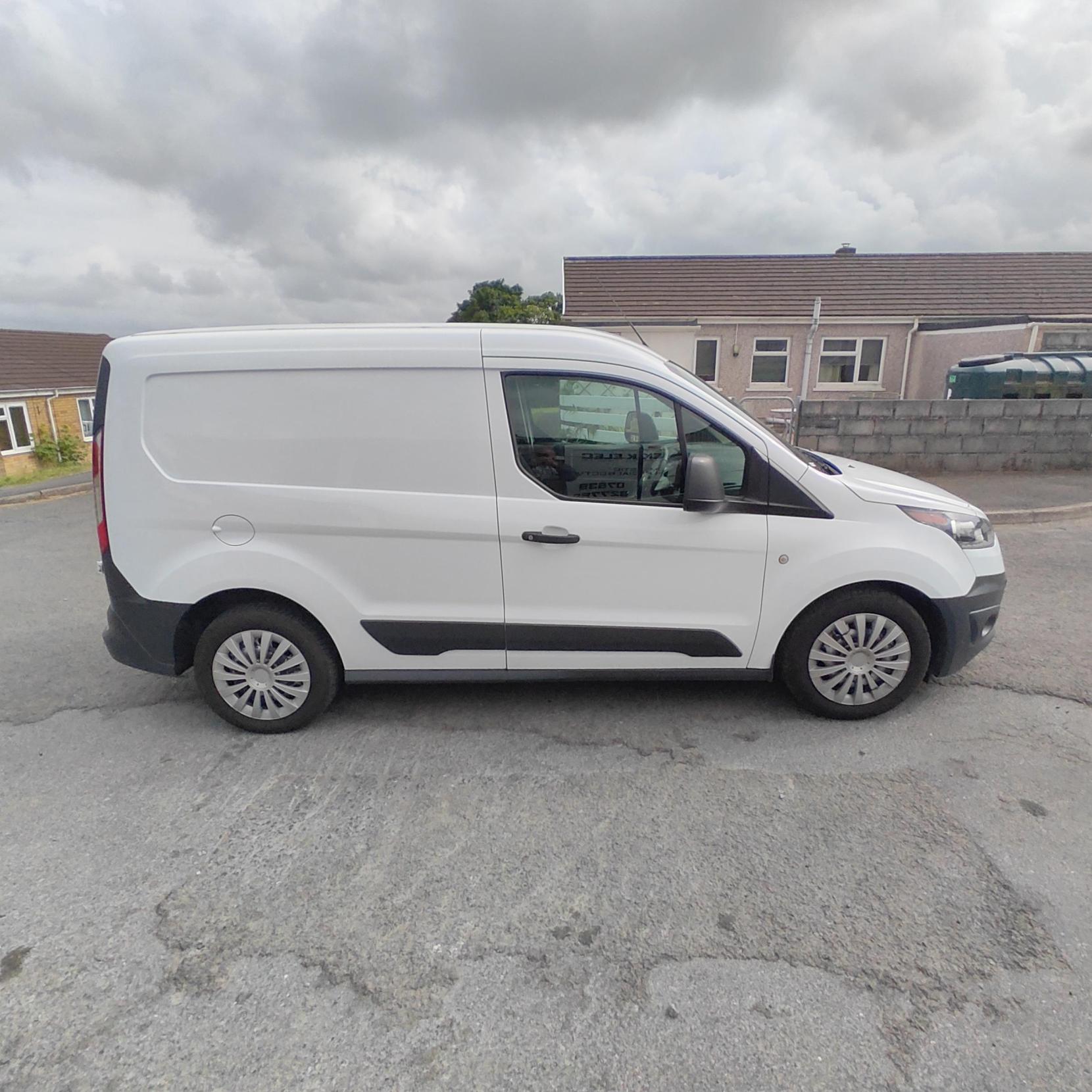 Ford Transit Connect 1.5 TDCi 200 Panel Van 5dr Diesel Manual L1 H1 (120 g/km, 74 bhp)