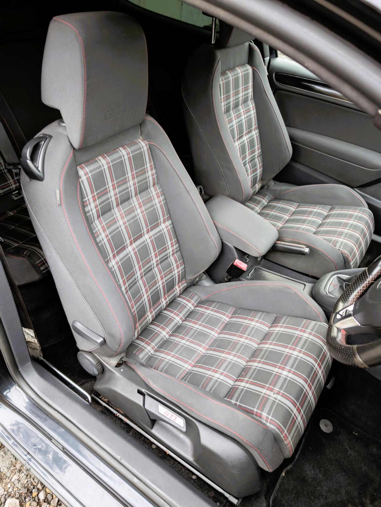 Volkswagen Golf 2.0 TSI GTI (Leather) Hatchback 3dr Petrol Manual Euro 5 (210 ps)