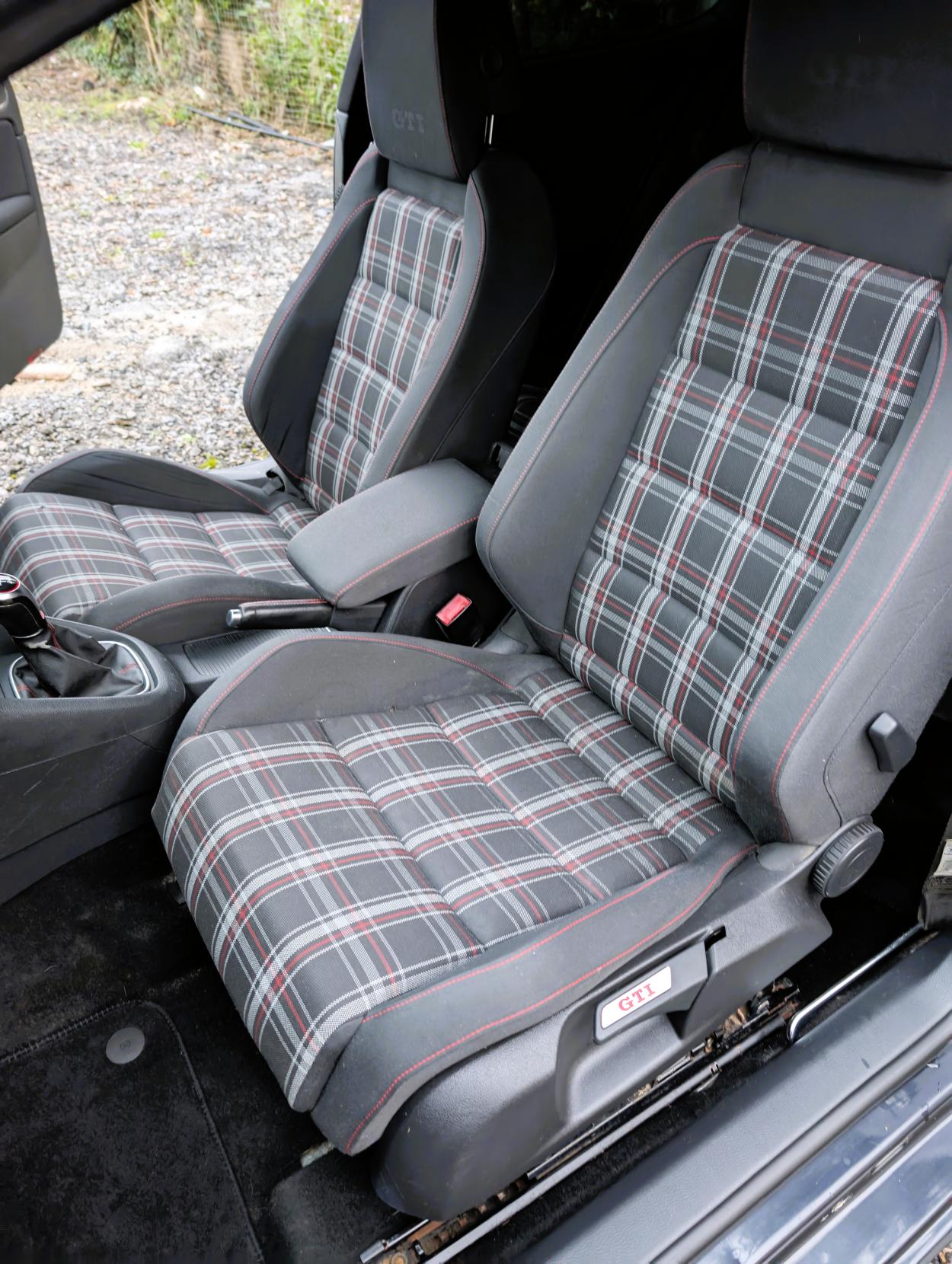 Volkswagen Golf 2.0 TSI GTI (Leather) Hatchback 3dr Petrol Manual Euro 5 (210 ps)