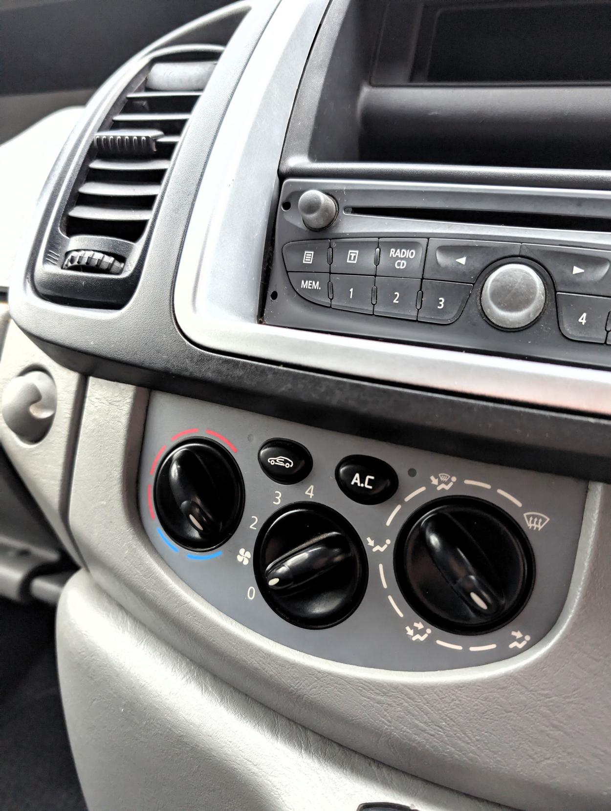 Vauxhall Vivaro 2014 VAUXHALL VIVARO CAMPER VAN POP TOP 4 BERTH DAY VAN 
