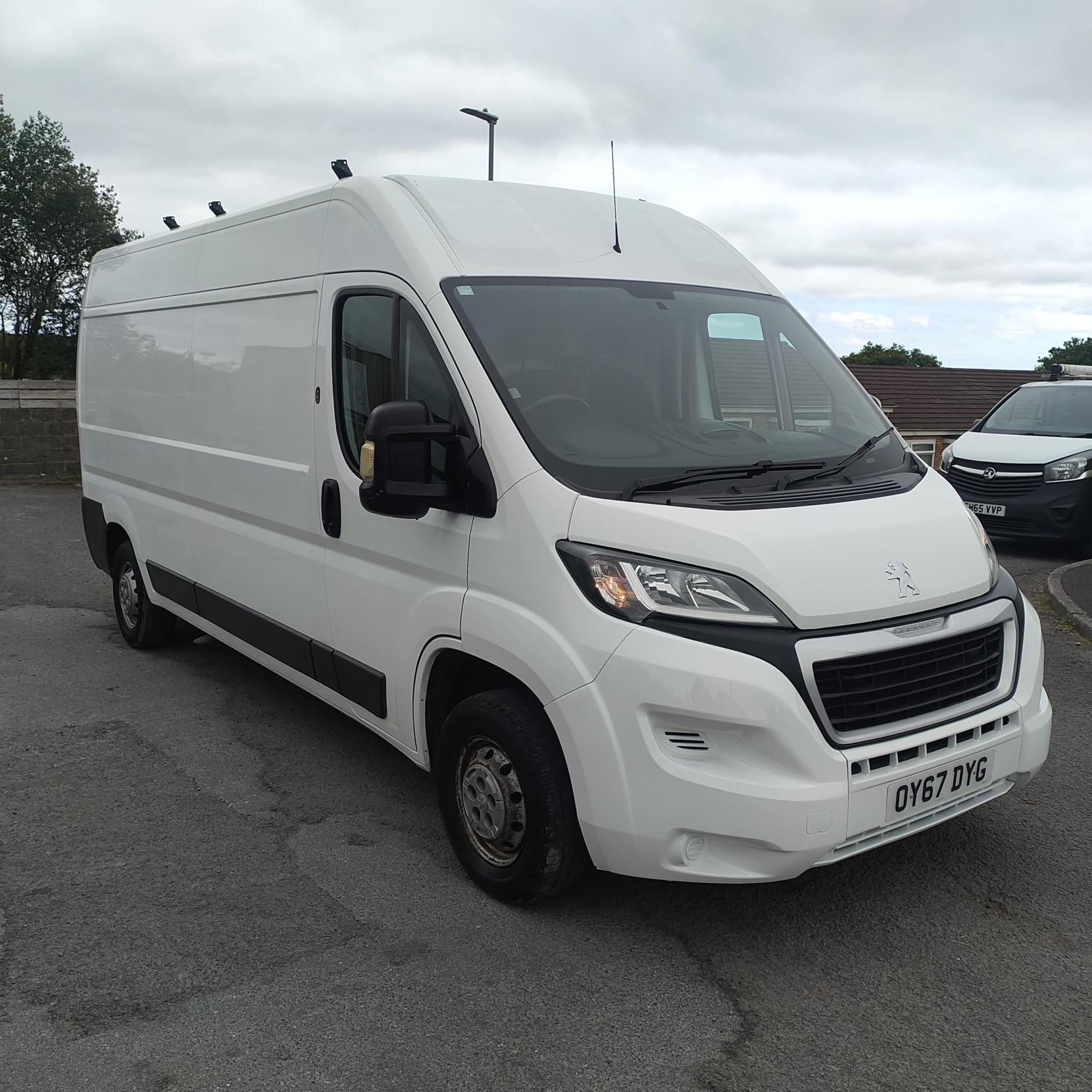 Peugeot Boxer 2.0 BlueHDi 335 Professional Panel Van 5dr Diesel Manual L3 H2 Euro 6 (130 ps)