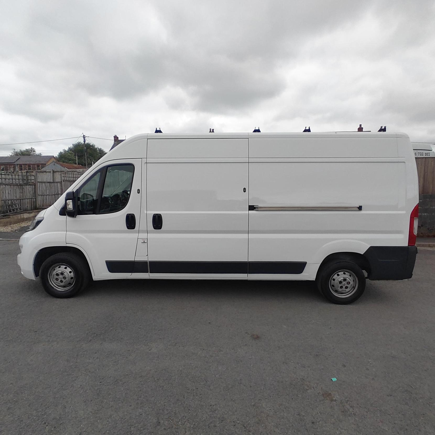 Peugeot Boxer 2.0 BlueHDi 335 Professional Panel Van 5dr Diesel Manual L3 H2 Euro 6 (130 ps)