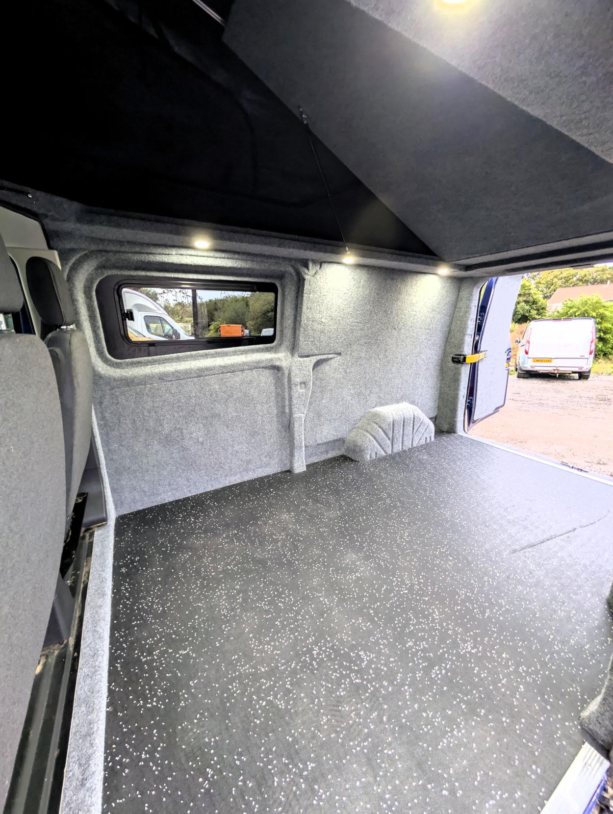 Ford Transit Custom 2.0 TDCi 290 Limited Panel Van 5dr Diesel Manual L2 H2 (157 g/km, 128 bhp)