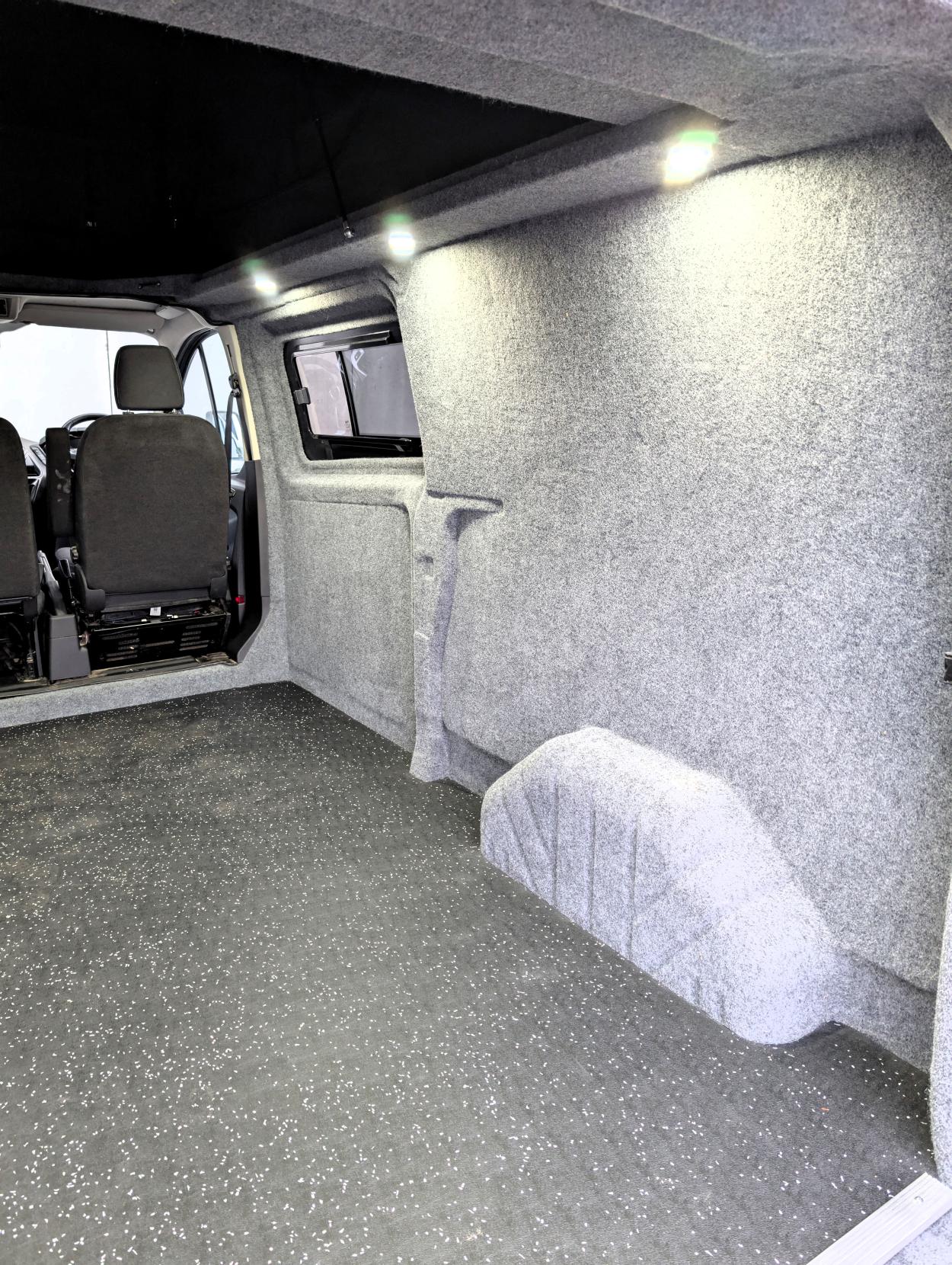Ford Transit Custom 2.0 TDCi 290 Limited Panel Van 5dr Diesel Manual L2 H2 (157 g/km, 128 bhp)