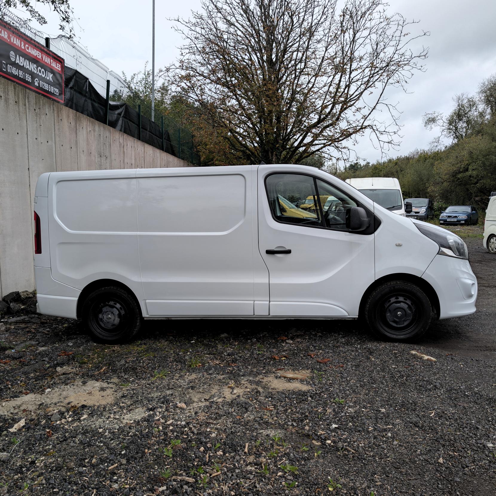 Vauxhall Vivaro 1.6 CDTi 2700 Panel Van 5dr Diesel Manual L1 H1 Euro 5 (115 ps)