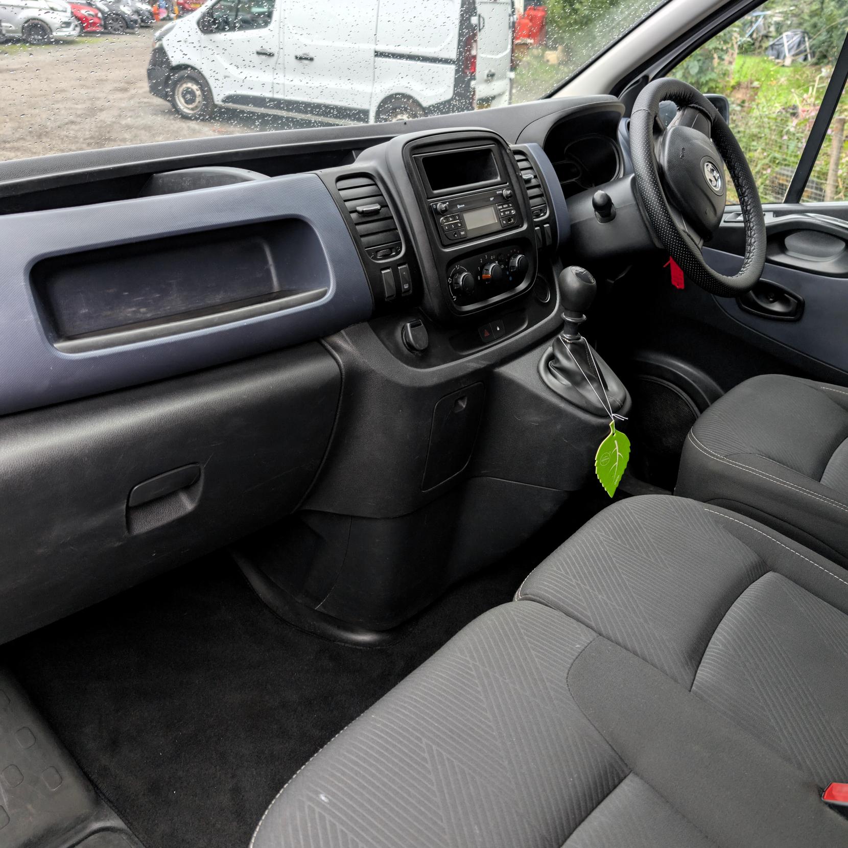 Vauxhall Vivaro 1.6 CDTi 2700 Panel Van 5dr Diesel Manual L1 H1 Euro 5 (115 ps)