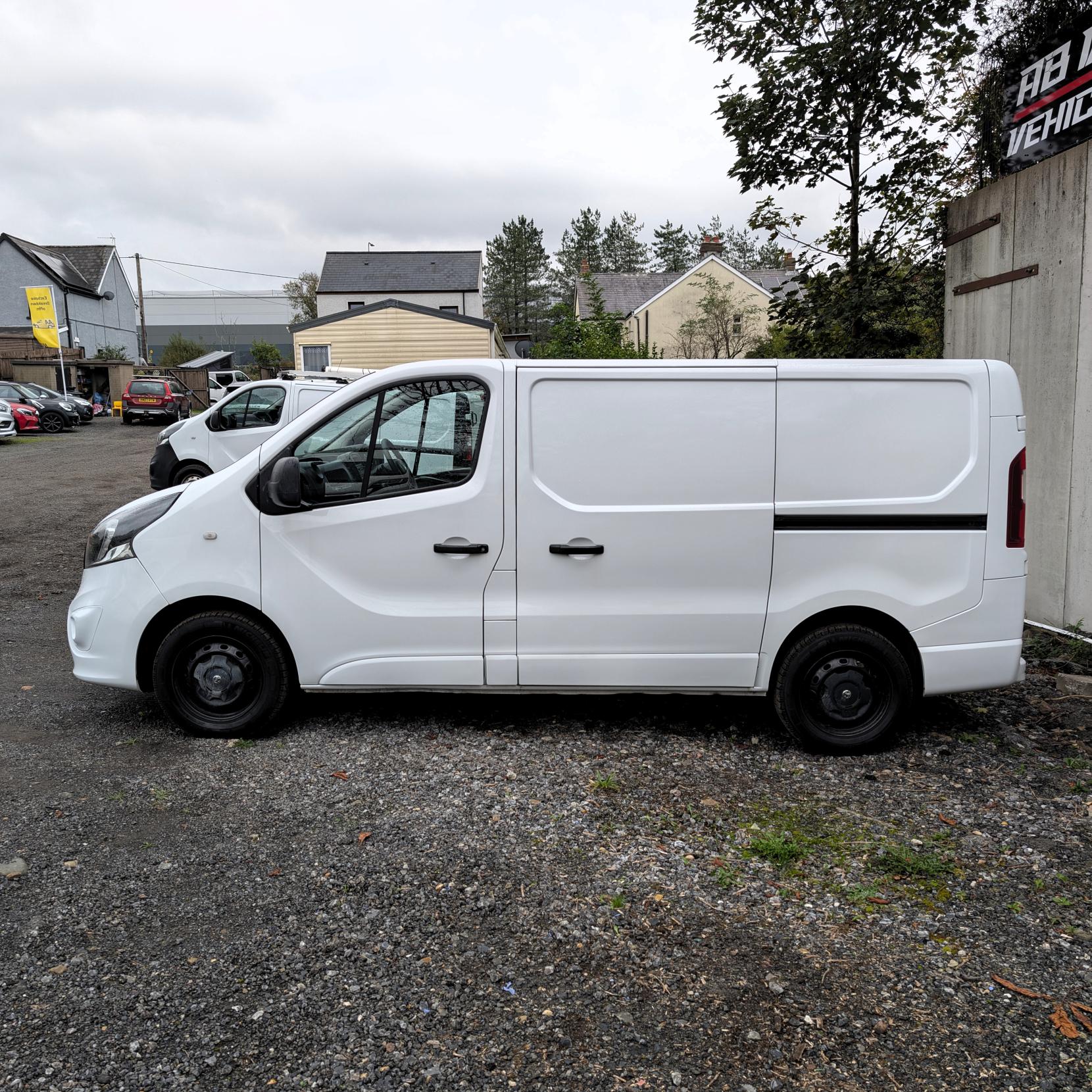 Vauxhall Vivaro 1.6 CDTi 2700 Panel Van 5dr Diesel Manual L1 H1 Euro 5 (115 ps)