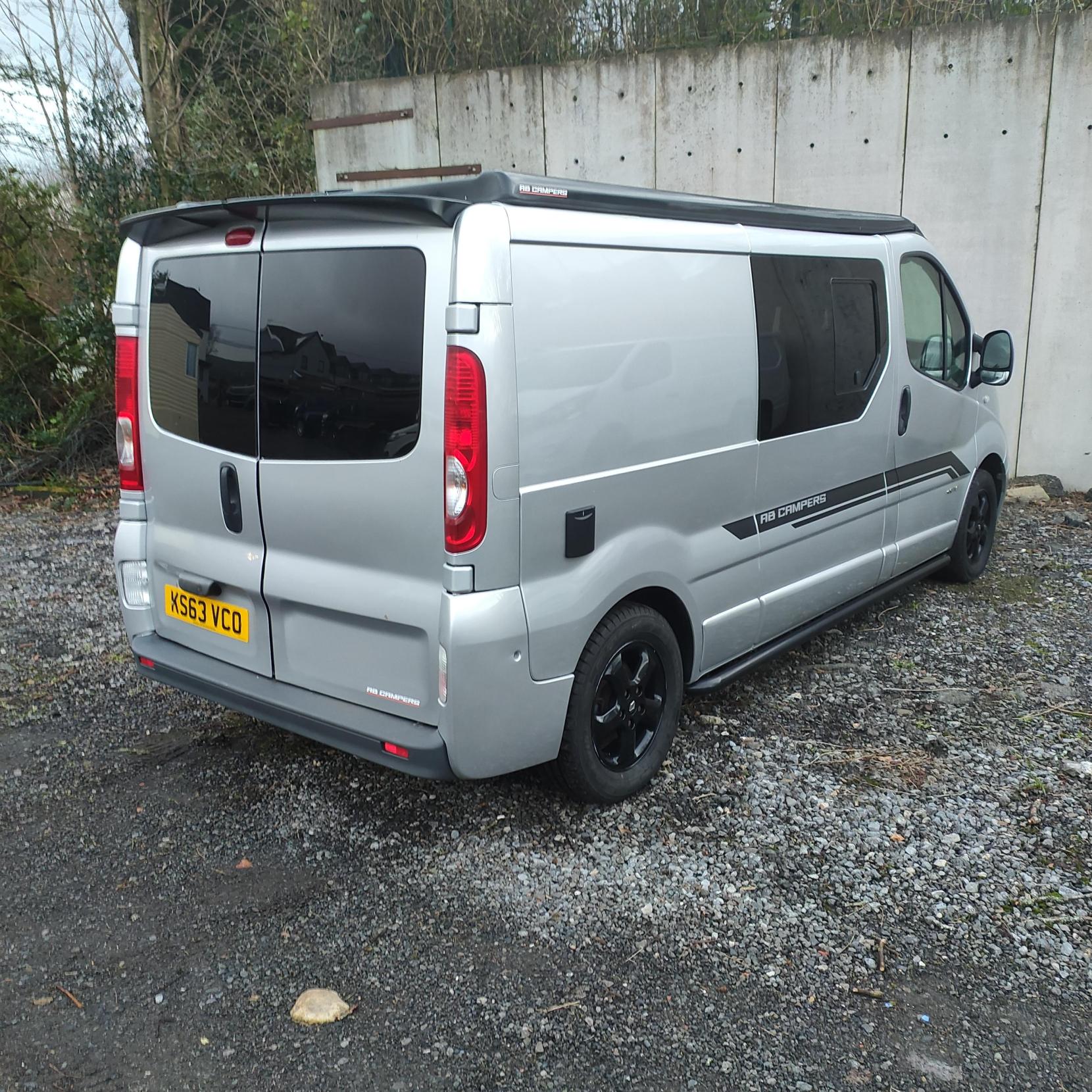 Renault Trafic 2.0 dCi LL29 SPORT 4 BERTH CAMPER VAN 115 bhp