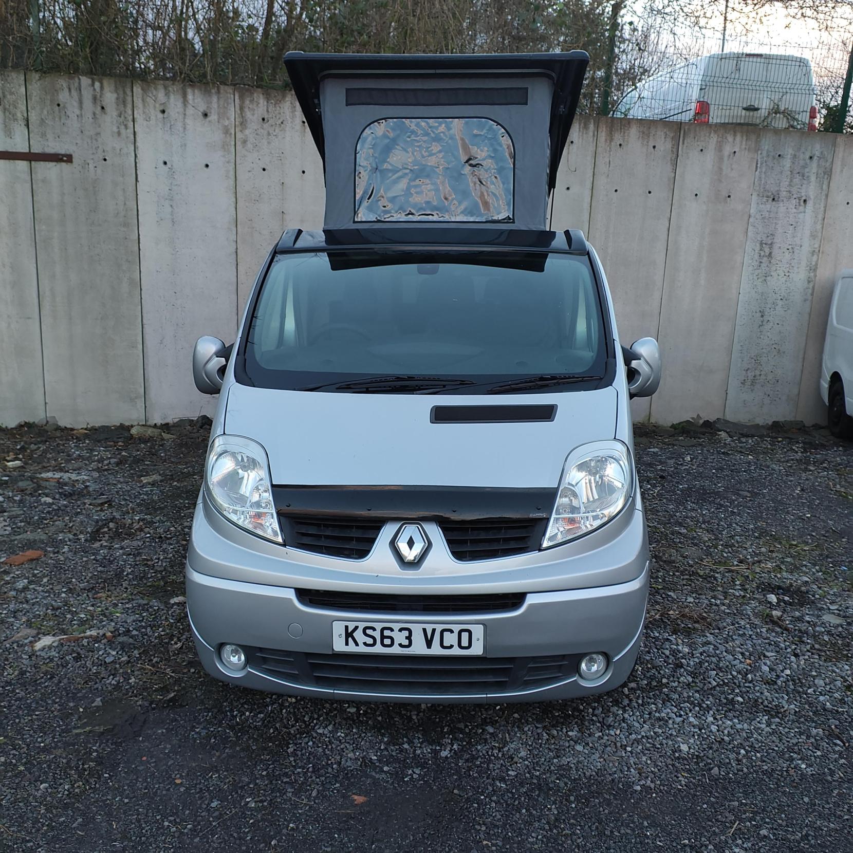 Renault Trafic 2.0 dCi LL29 SPORT 4 BERTH CAMPER VAN 115 bhp