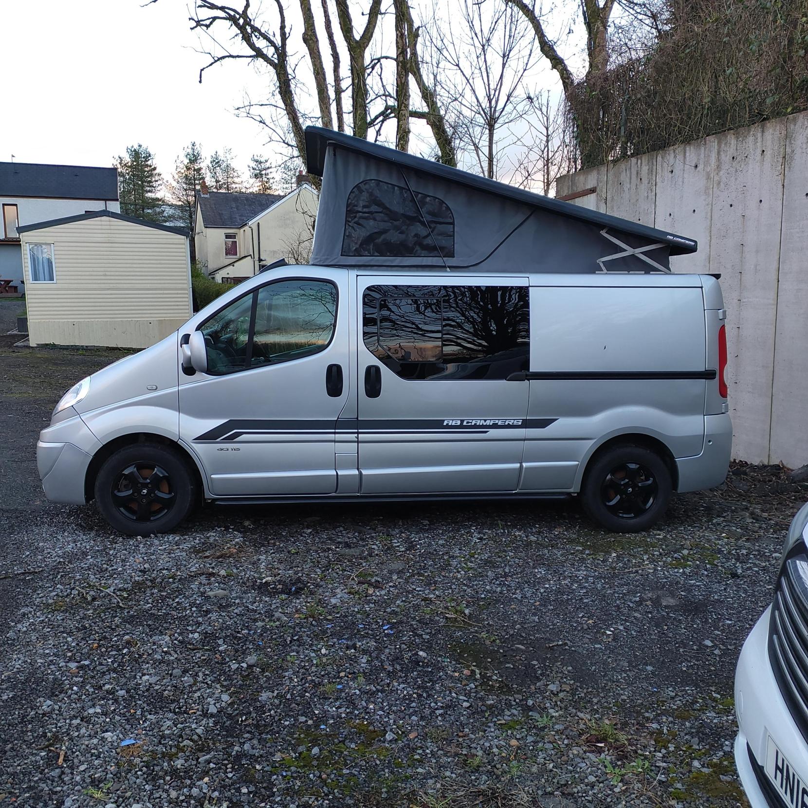 Renault Trafic 2.0 dCi LL29 SPORT 4 BERTH CAMPER VAN 115 bhp