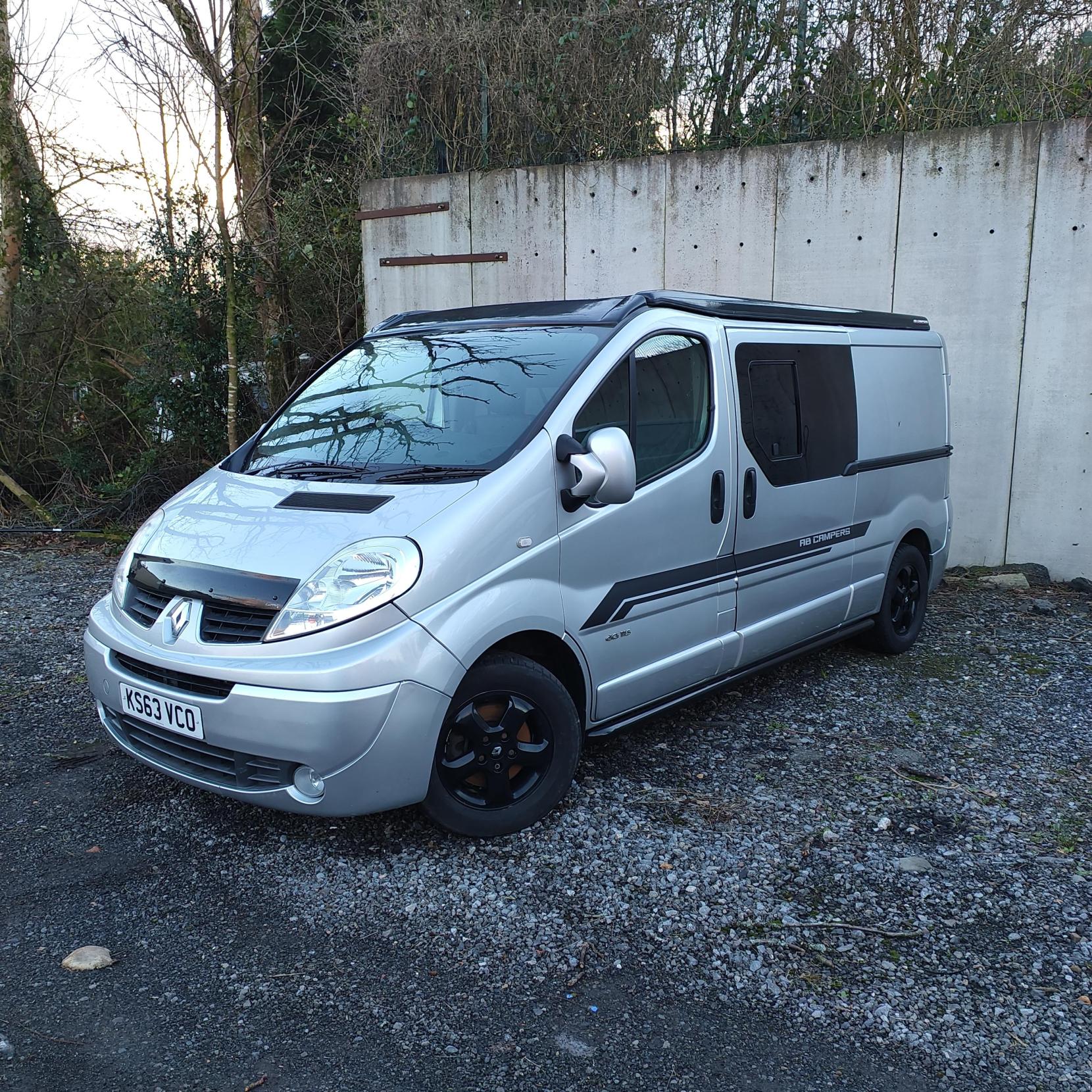 Renault Trafic 2.0 dCi LL29 SPORT 4 BERTH CAMPER VAN 115 bhp