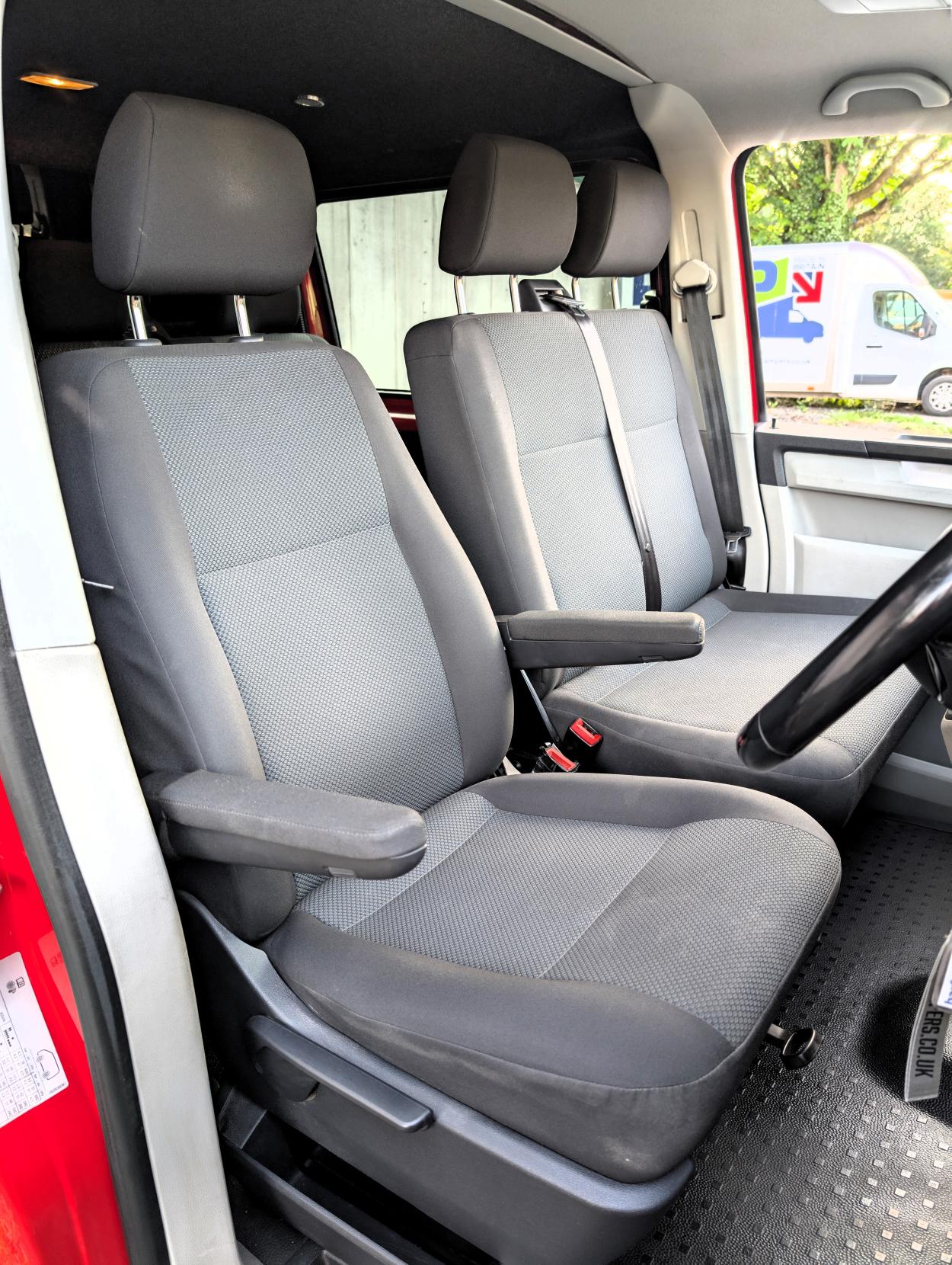 Volkswagen Transporter 2.0 TDI T28 Highline Crew Cab 5dr Diesel Manual FWD LWB Euro 6 (s/s) (150 ps)