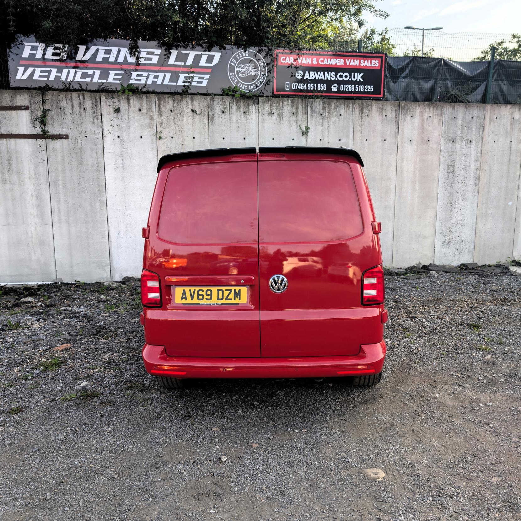 Volkswagen Transporter 2.0 TDI T28 Highline Crew Cab 5dr Diesel Manual FWD LWB Euro 6 (s/s) (150 ps)