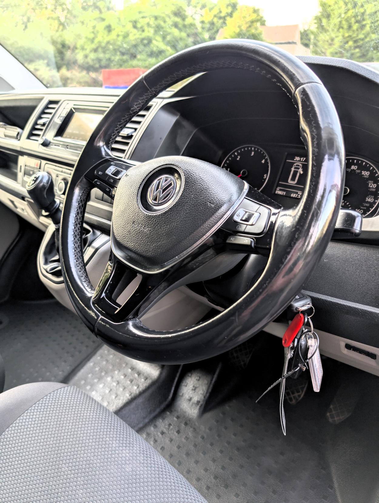 Volkswagen Transporter 2.0 TDI T28 Highline Crew Cab 5dr Diesel Manual FWD LWB Euro 6 (s/s) (150 ps)