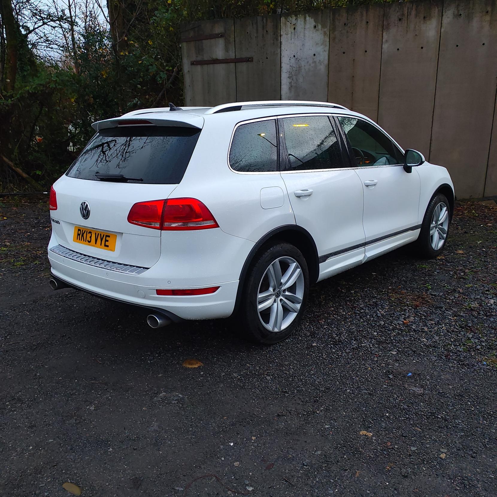 Volkswagen Touareg 3.0 TDI V6 BlueMotion Tech Altitude SUV 5dr Diesel Tiptronic 4WD Euro 5 (s/s) (245 ps)