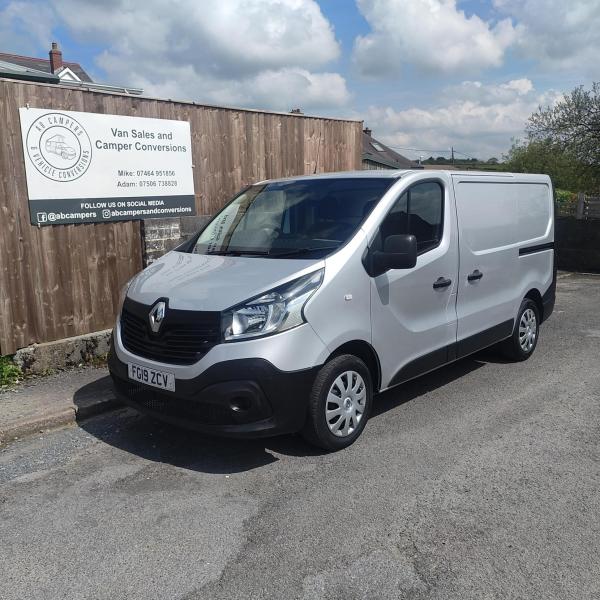 Renault Trafic 1.6 dCi 27 Business Panel Van 5dr Diesel Manual SWB Standard Roof Euro 6 (120 ps)