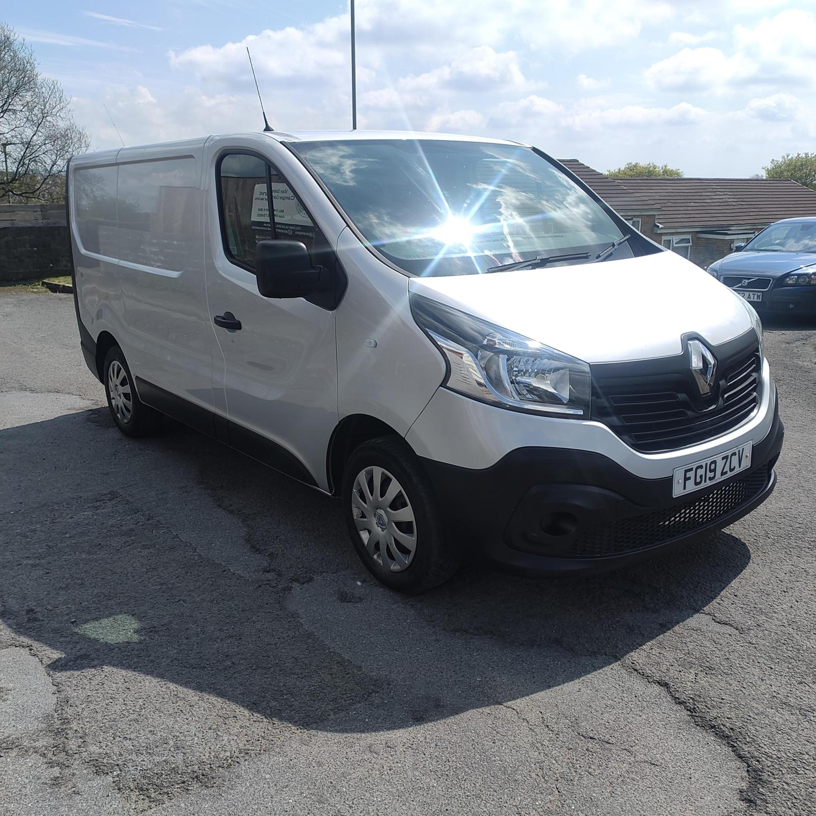 Renault Trafic 1.6 dCi 27 Business Panel Van 5dr Diesel Manual SWB Standard Roof Euro 6 (120 ps)